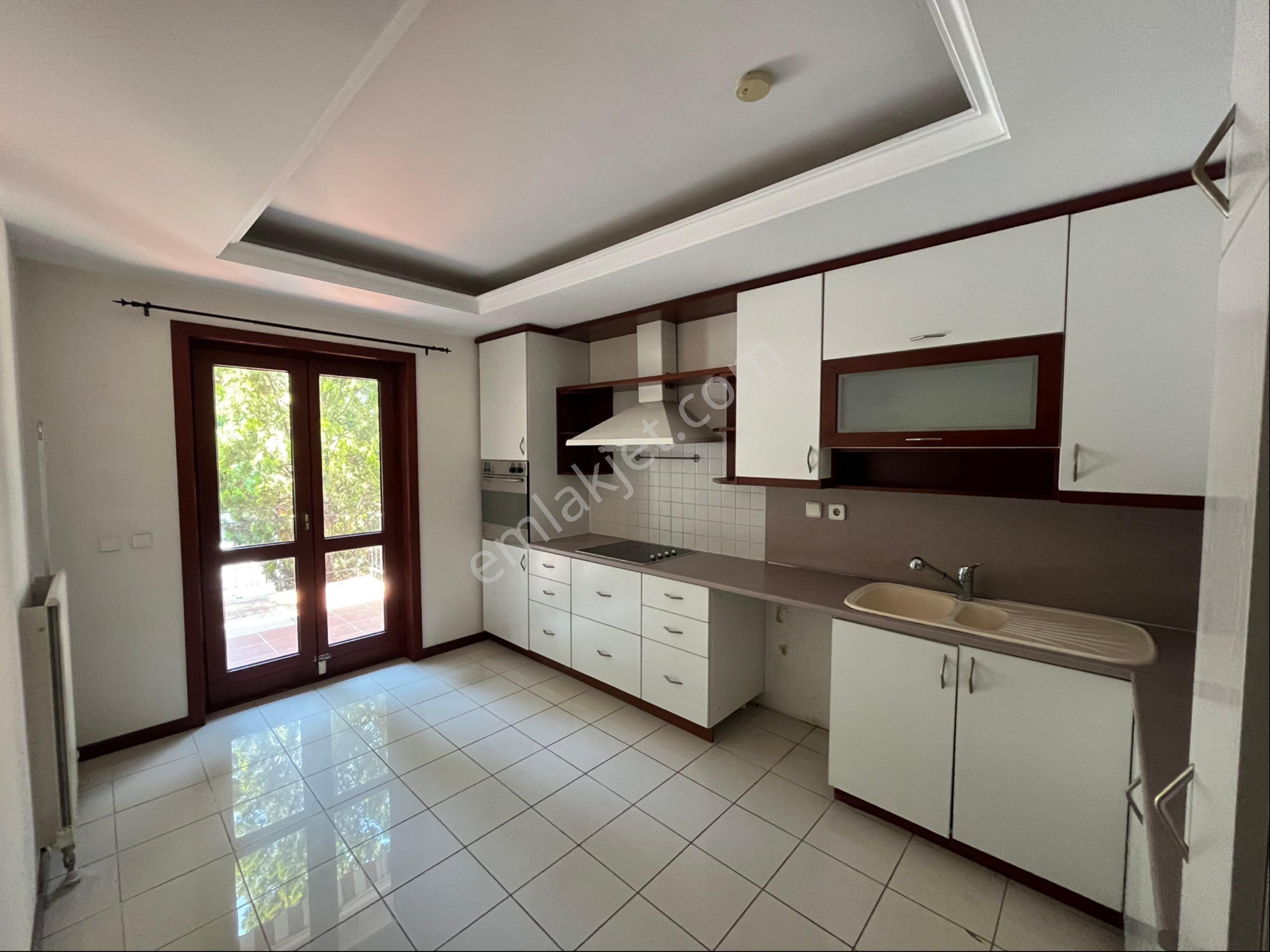 Mesa Koru Kayın Sokak 5 + 2 Kapalı Garajlı 200 Metre² Bahçeli Triplex Villa - Görsel 49