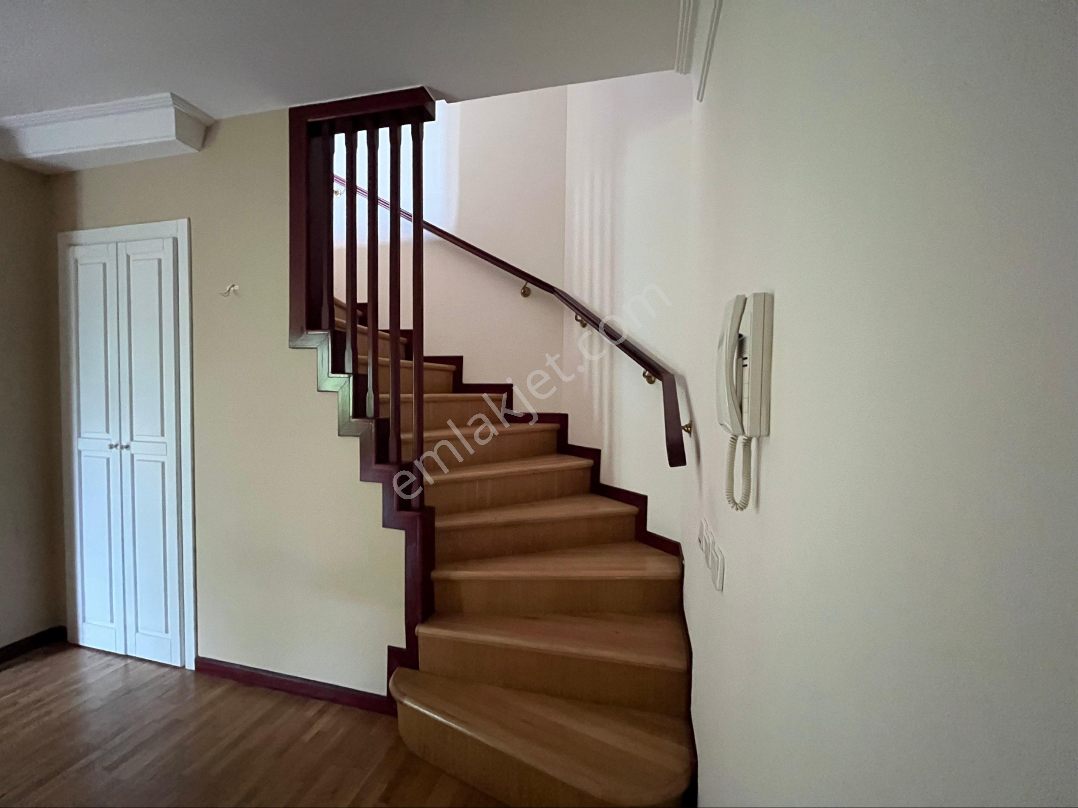 Mesa Koru Kayın Sokak 5 + 2 Kapalı Garajlı 200 Metre² Bahçeli Triplex Villa - Görsel 20