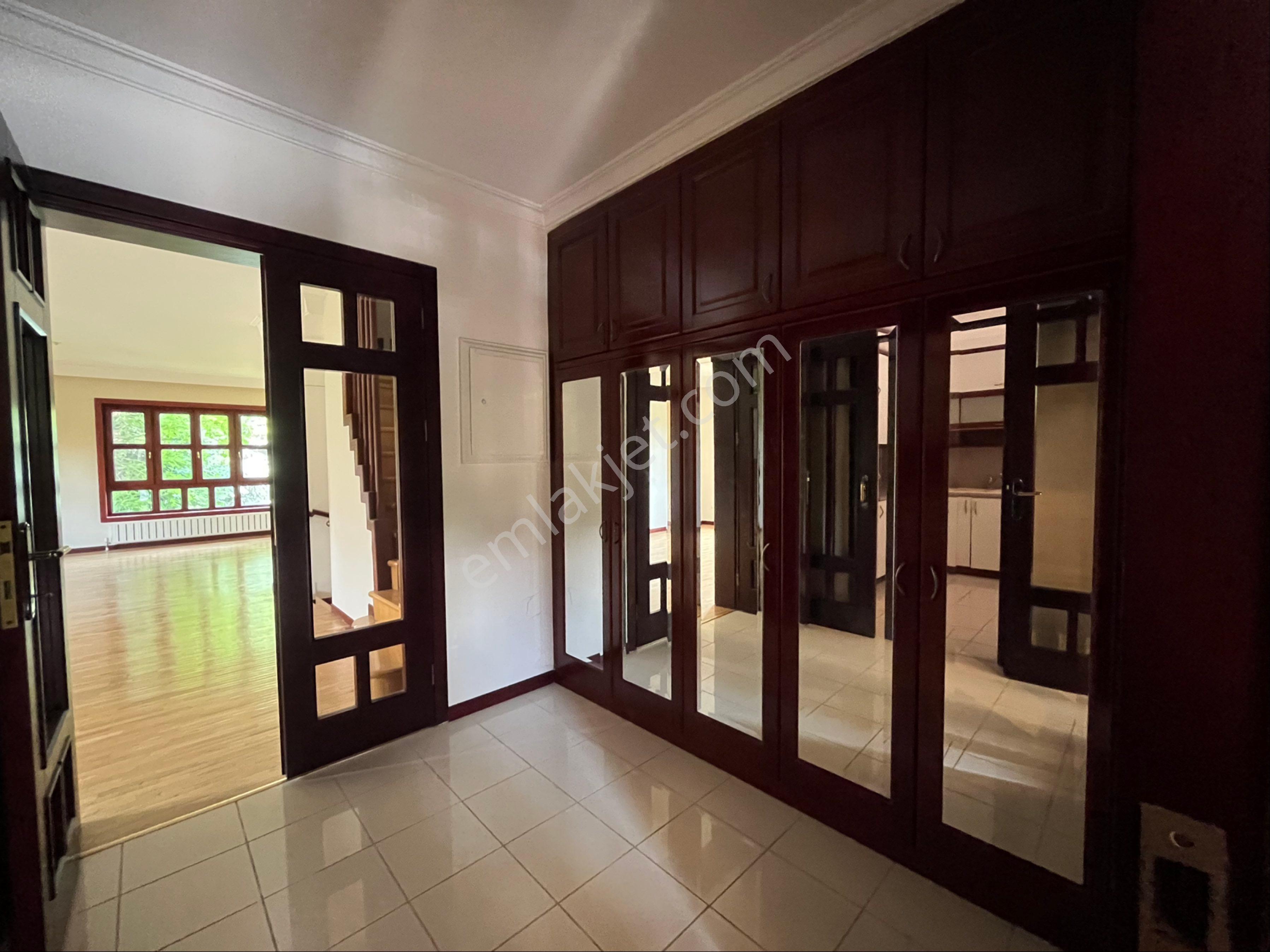 Mesa Koru Kayın Sokak 5 + 2 Kapalı Garajlı 200 Metre² Bahçeli Triplex Villa - Görsel 8