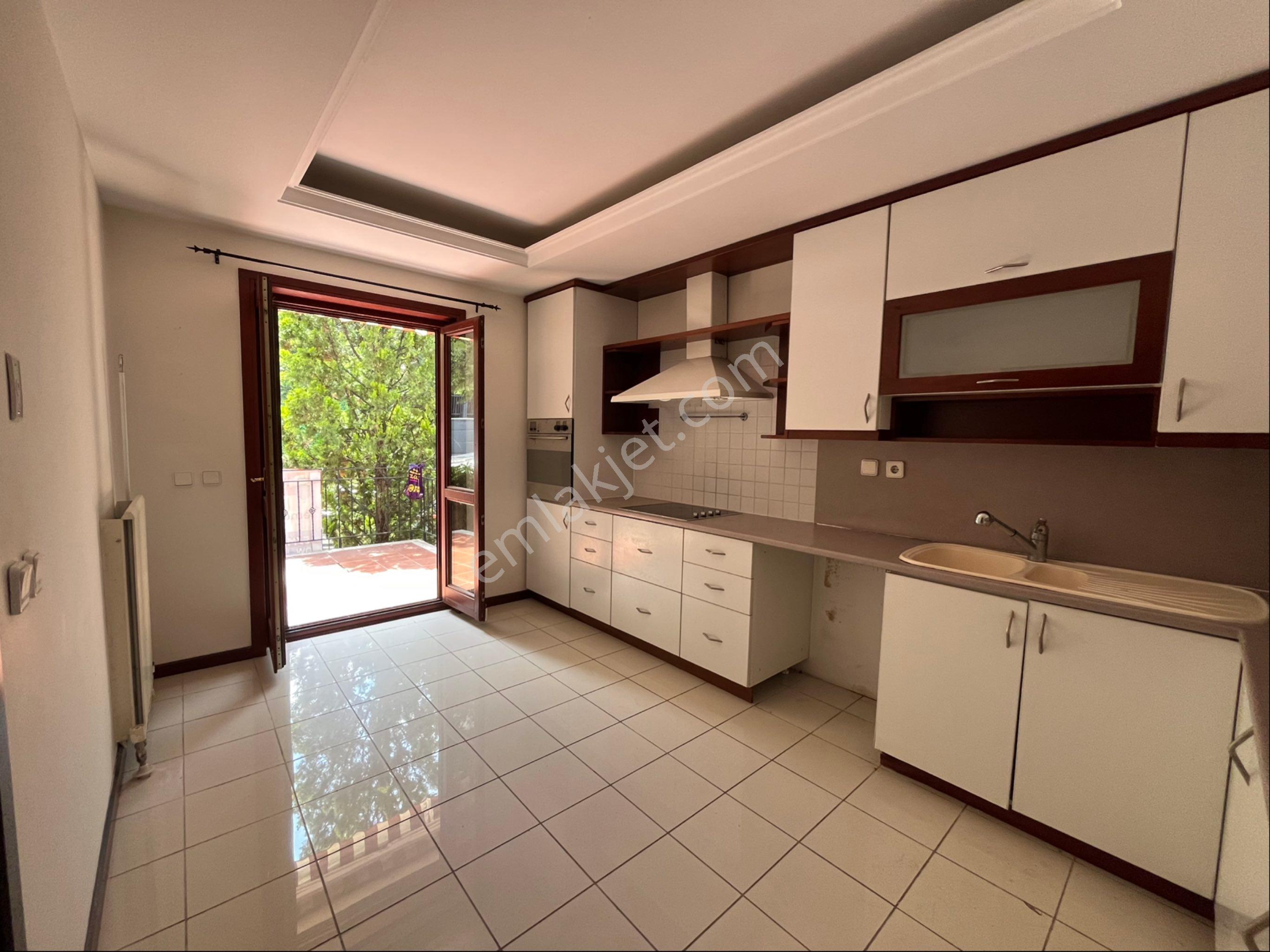 Mesa Koru Kayın Sokak 5 + 2 Kapalı Garajlı 200 Metre² Bahçeli Triplex Villa - Görsel 10