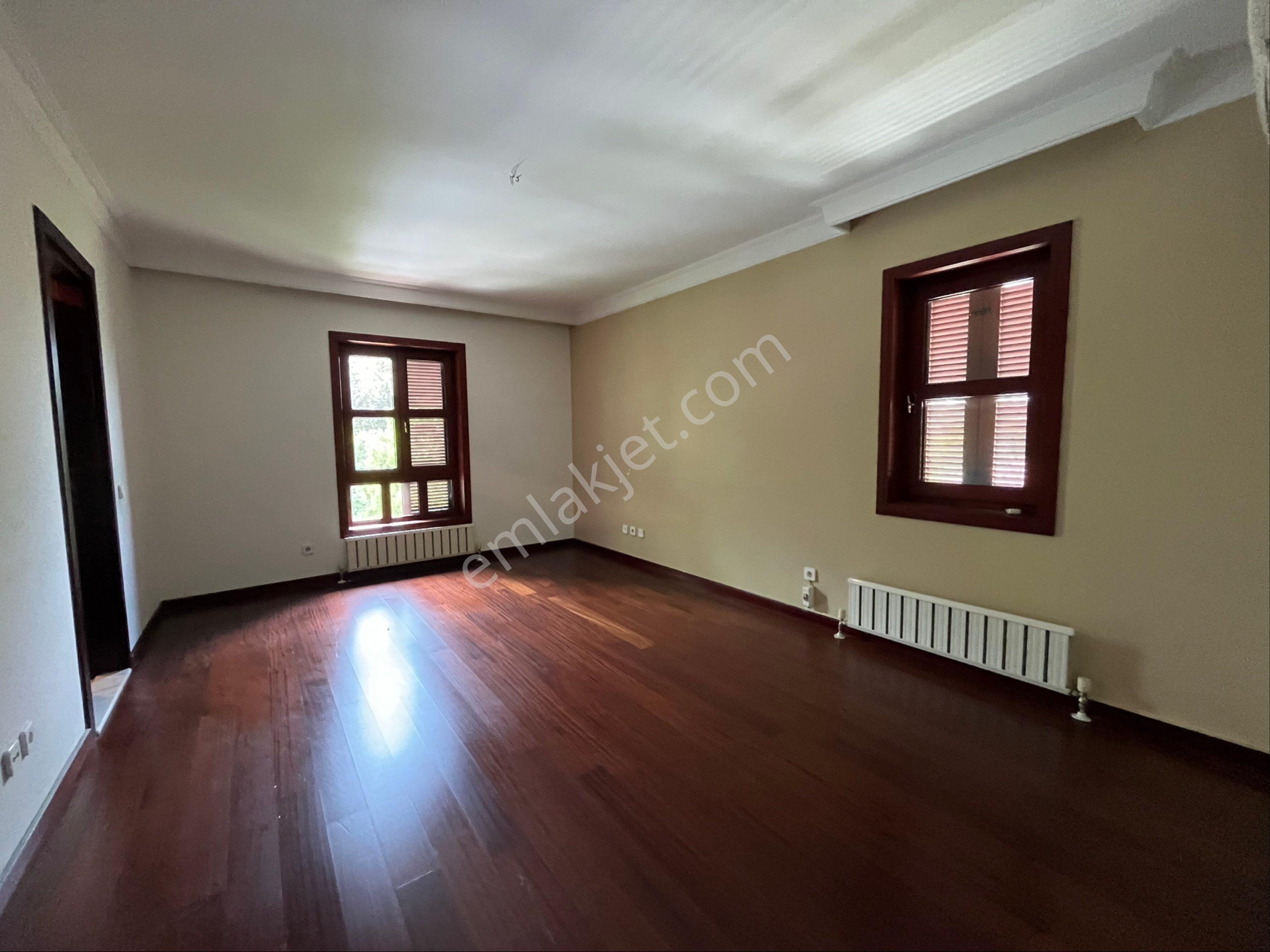 Mesa Koru Kayın Sokak 5 + 2 Kapalı Garajlı 200 Metre² Bahçeli Triplex Villa - Görsel 24