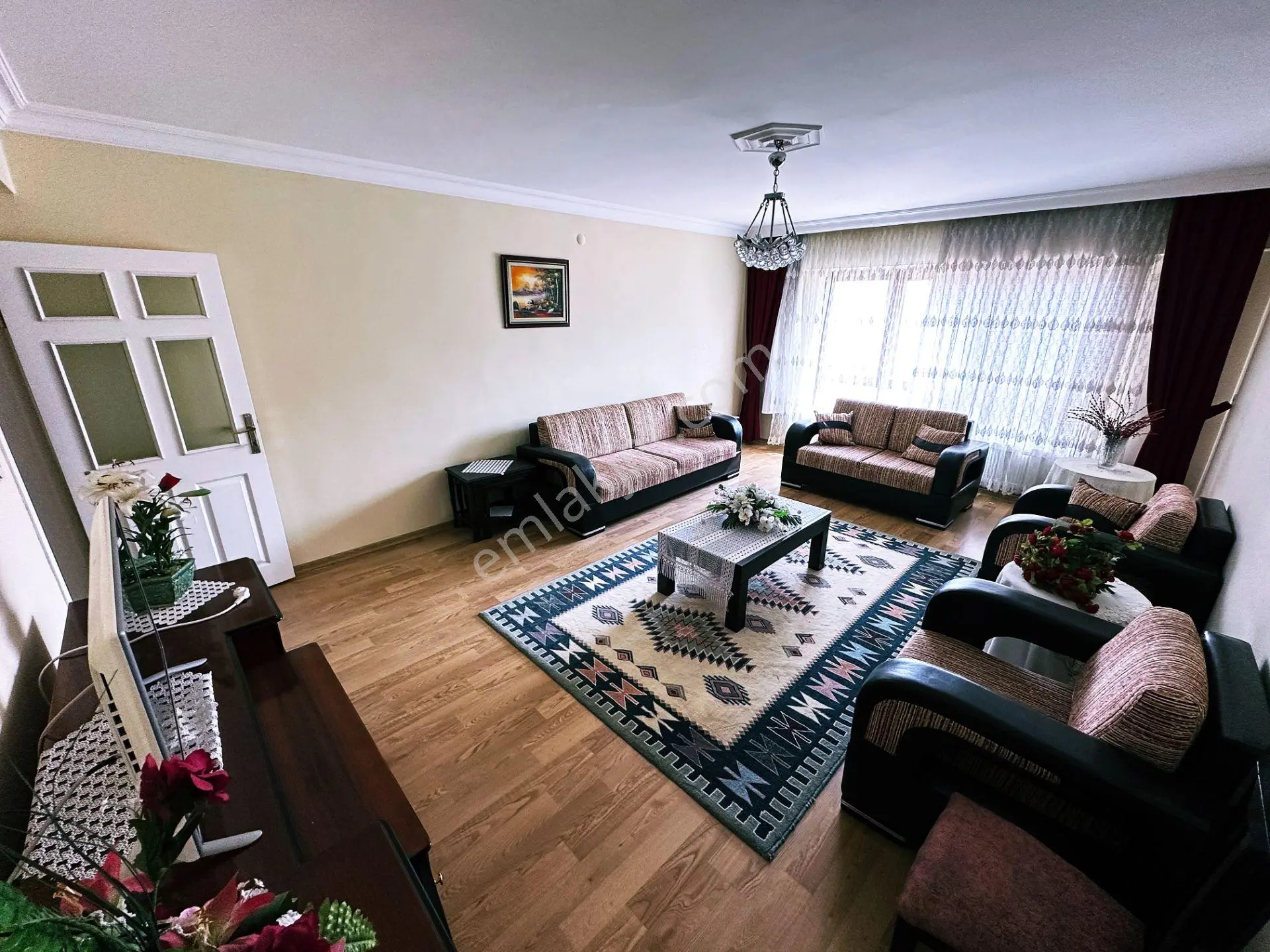 Cihandan Seval Cadde Üstü Şehir Hastane Yakını Kiralık 3+1 Daire - Görsel 3