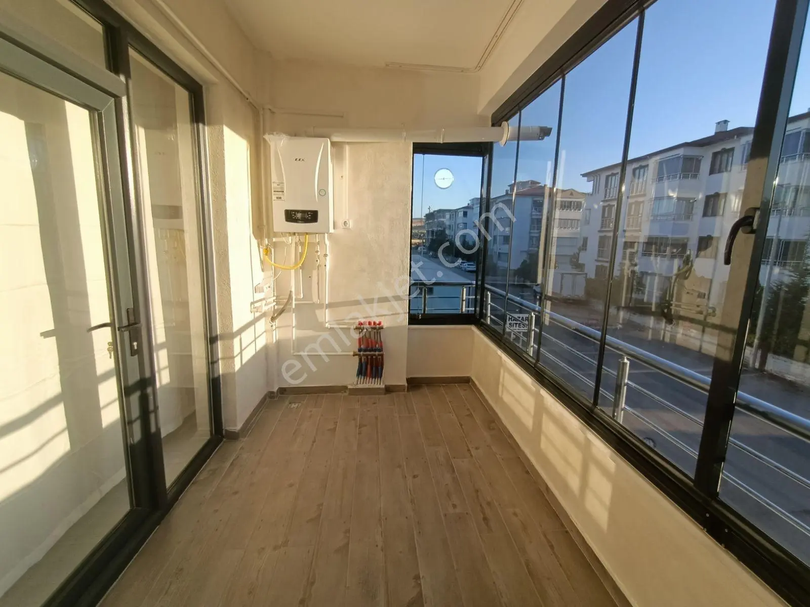 Kuvayi Milliye Cad. Üzerinde Eşyalı Satılık 2+0 Lüx Arakat Daire - Görsel 21