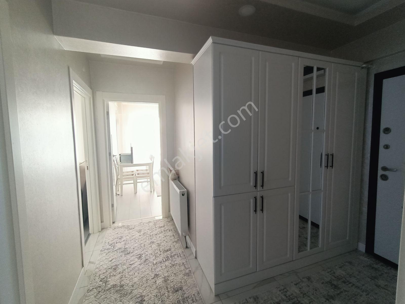 Kuvayi Milliye Cad. Üzerinde Eşyalı Satılık 2+0 Lüx Arakat Daire - Görsel 7