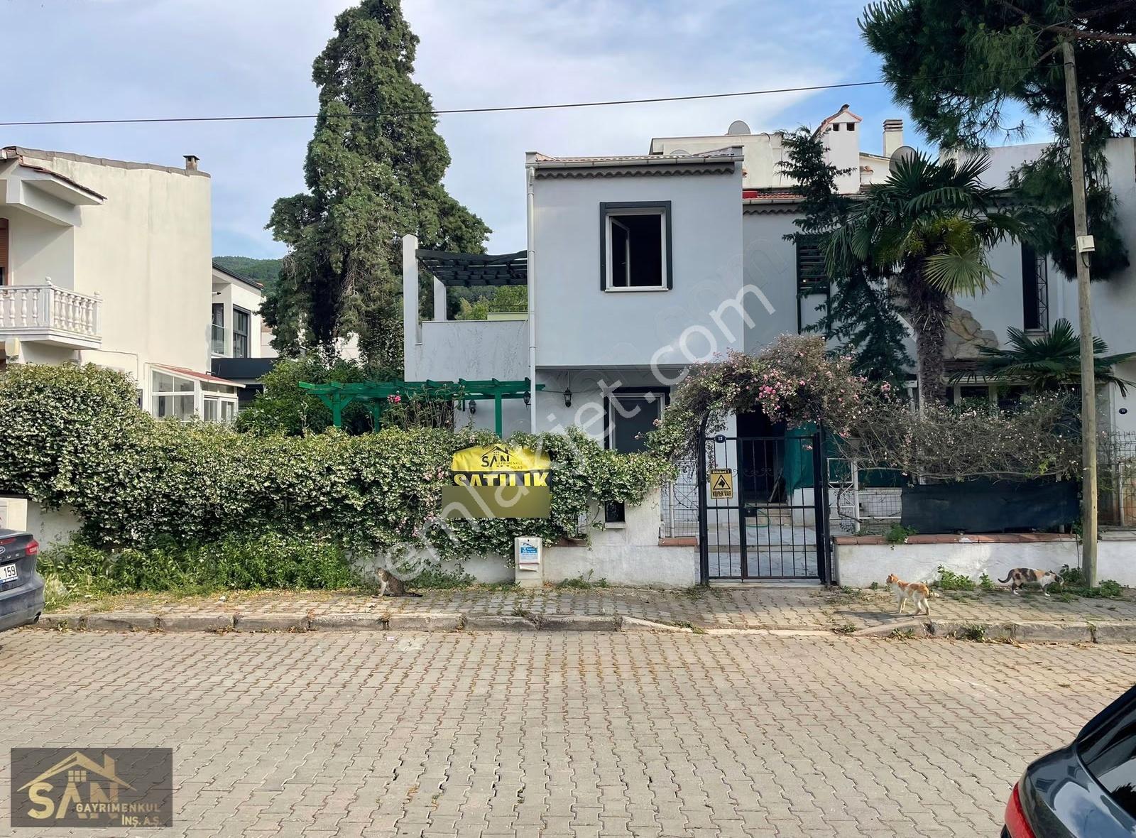 San Gayrimenkulden Limanreiste Harika Konumda Villa