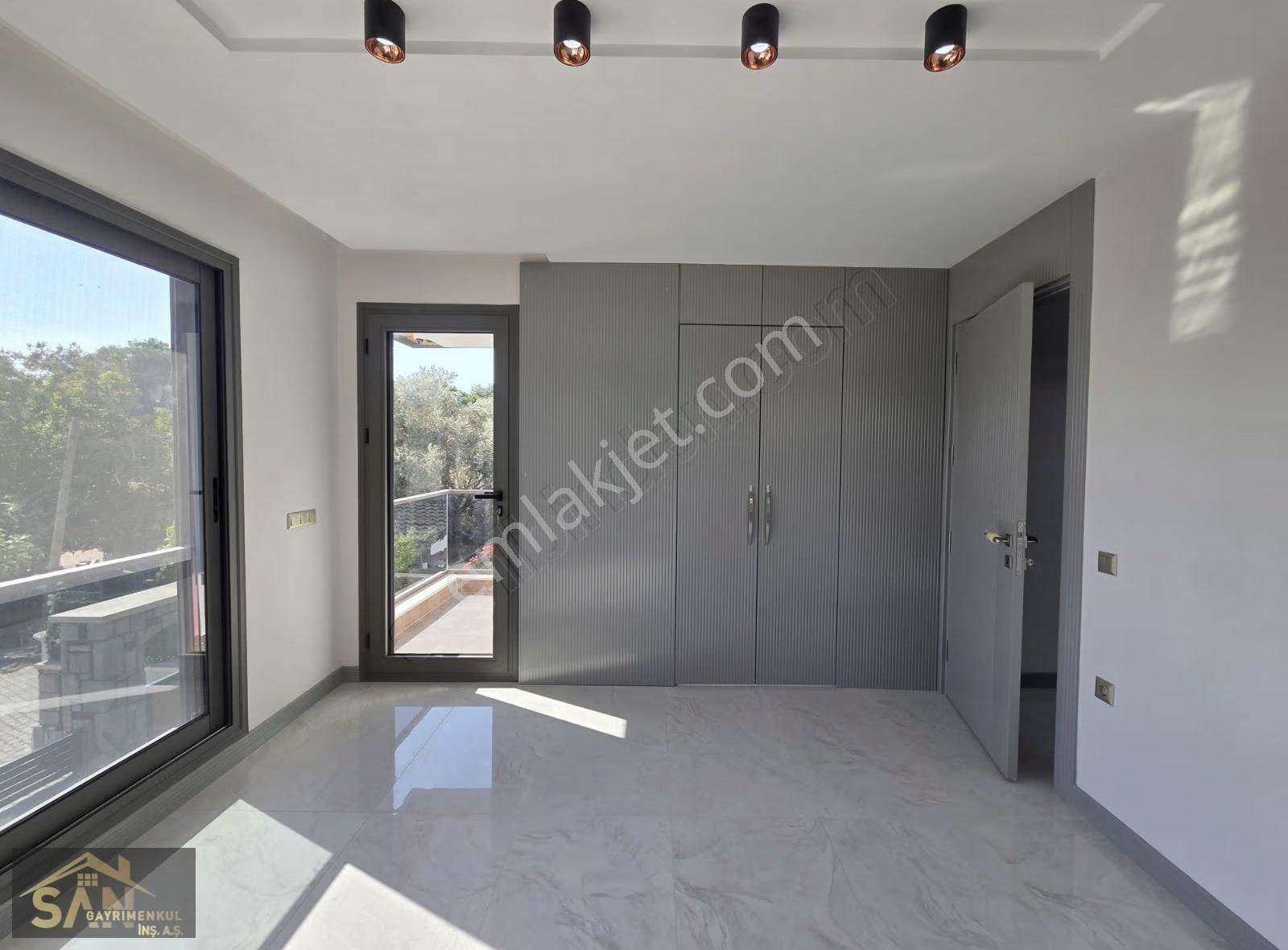 Urla Çeşmealtı Tam Müstakil Butik Site İçi Satılık Villa - Görsel 15