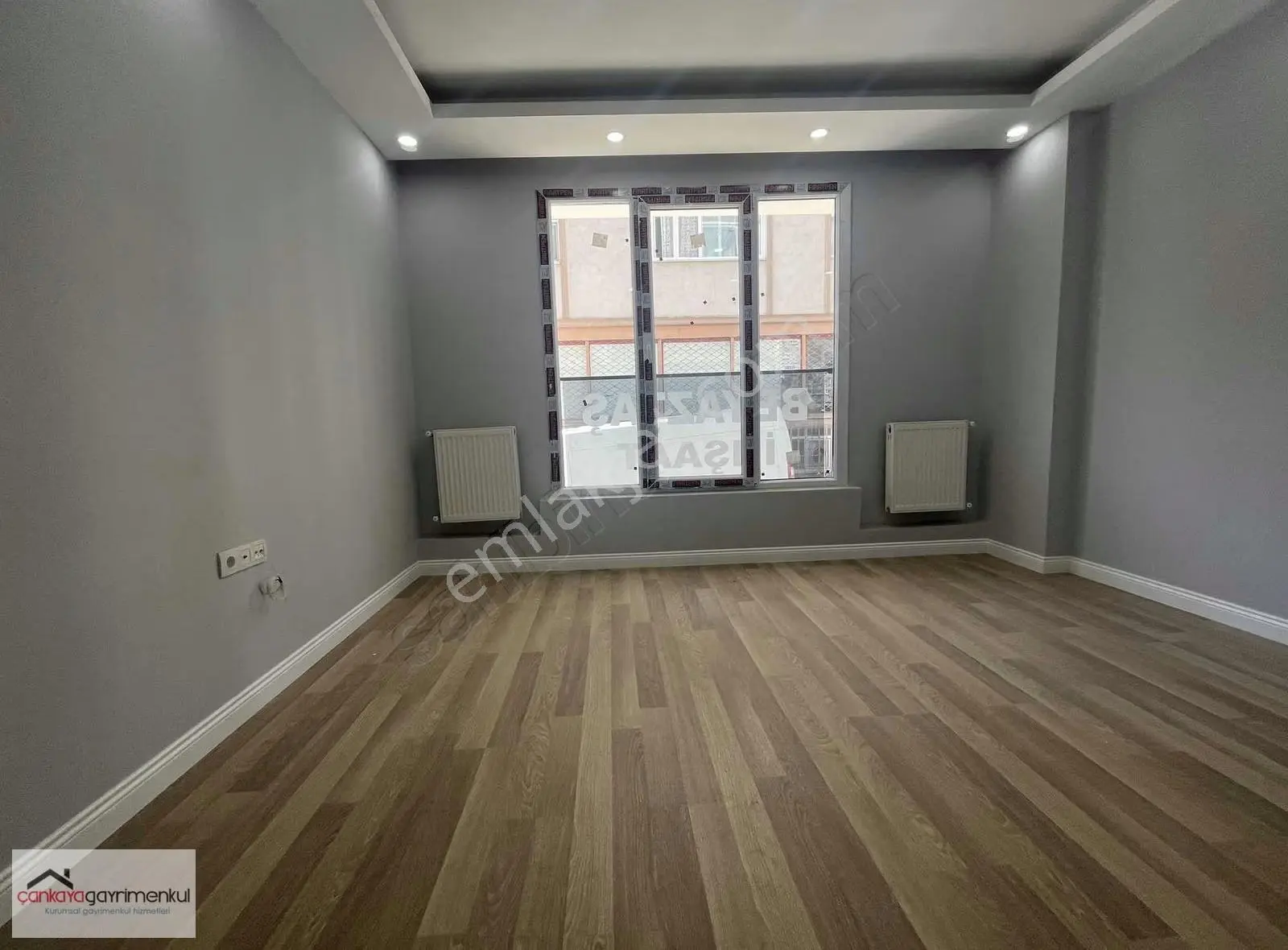 Halkalının Tam Merkezinde 2+1 Tek Daire Üzeri Yüksek Giriş Daire - Görsel 2