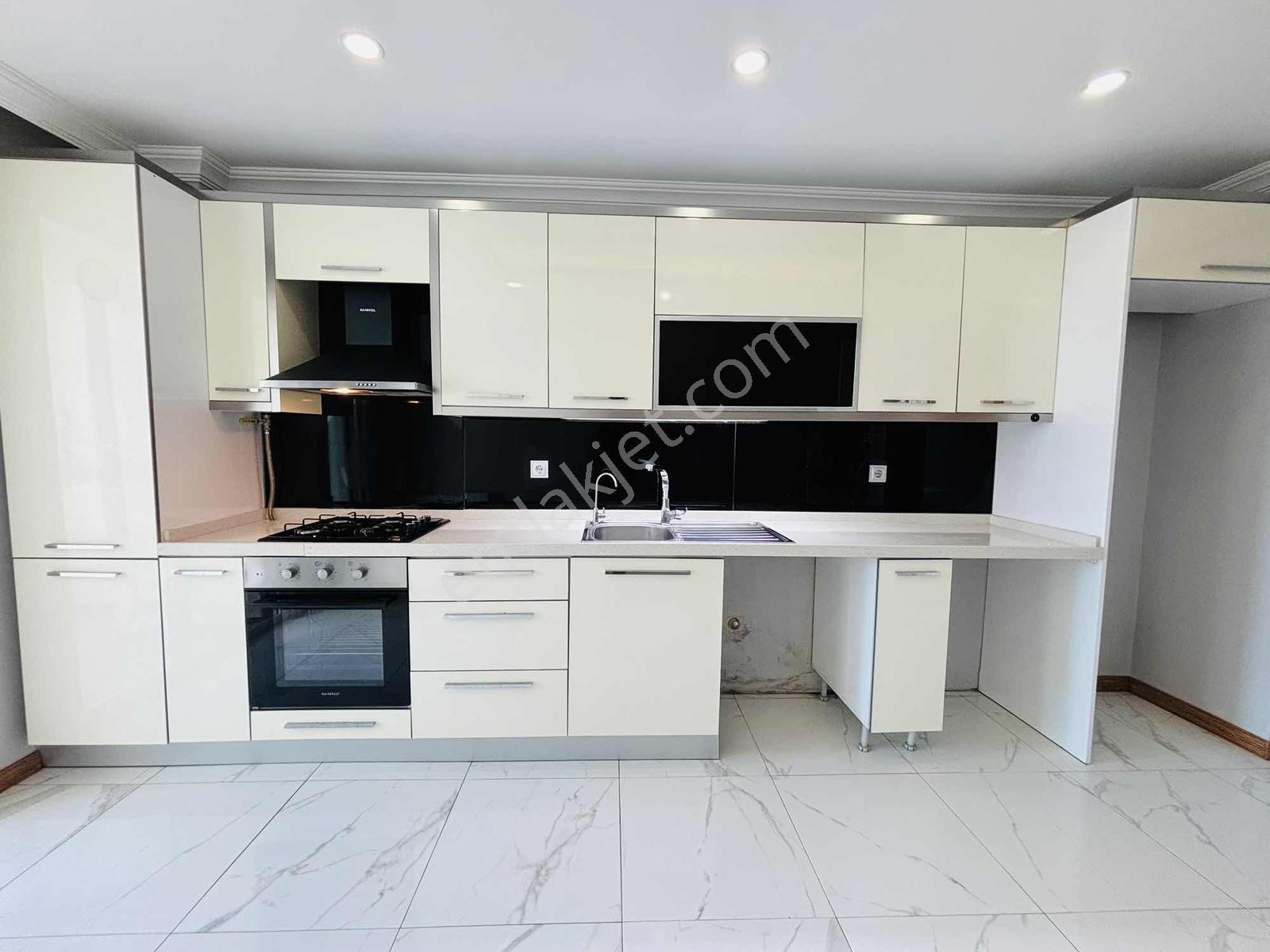 Güven'den Çerkezköyde Avm Arkasında Havuzlu Sitede Kiralık 3+1 - Görsel 16
