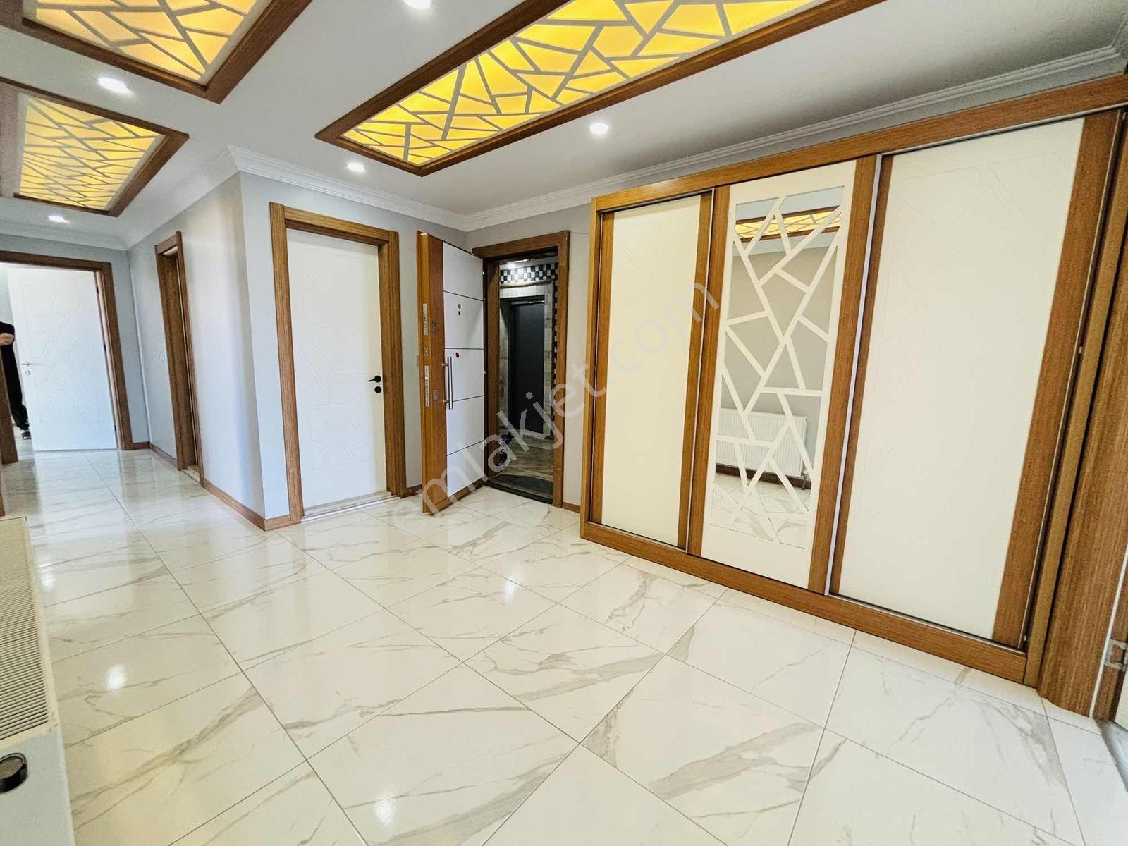 Güven'den Çerkezköyde Avm Arkasında Havuzlu Sitede Kiralık 3+1 - Görsel 12