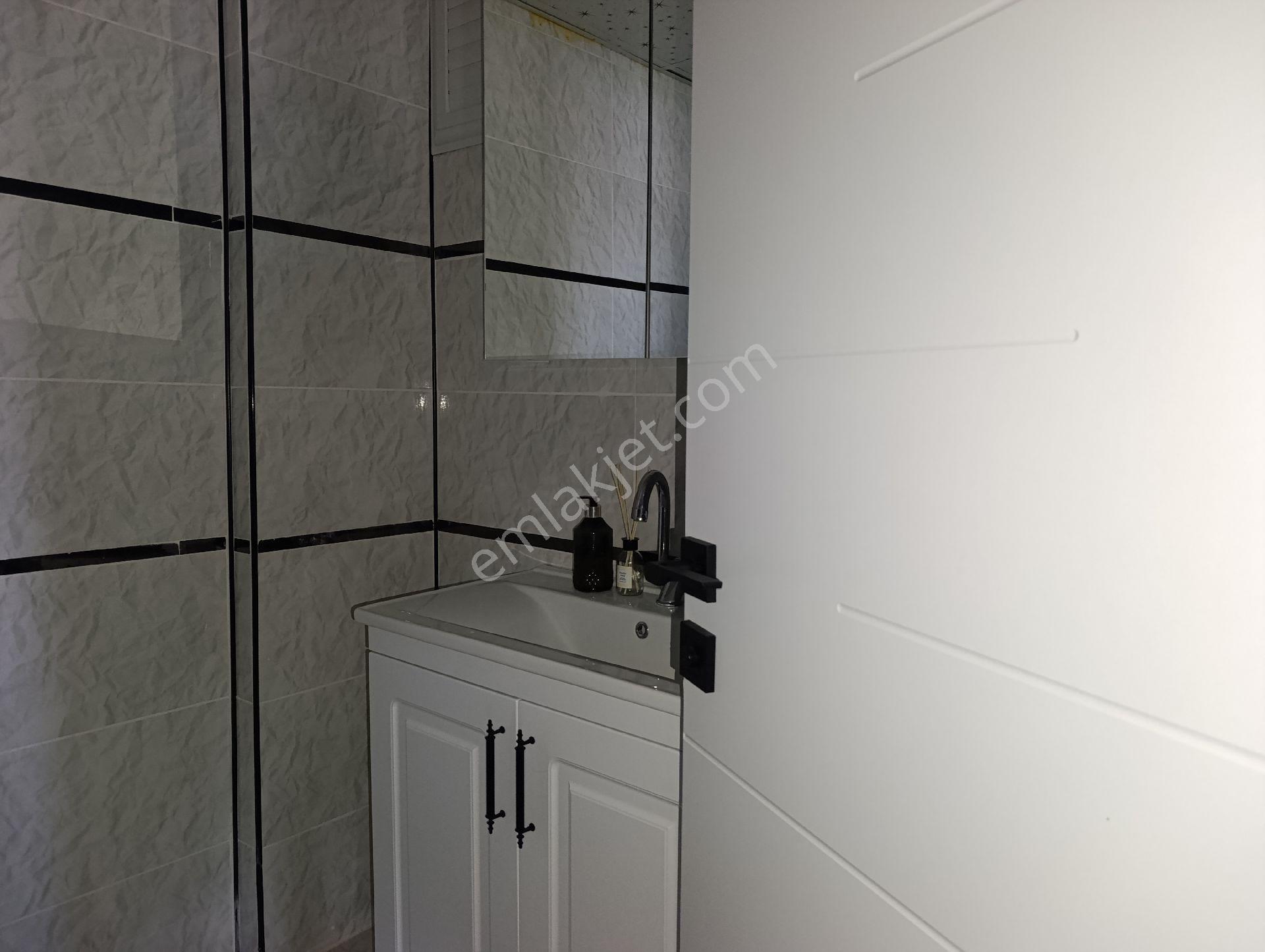 Yenişehir Mahallesi'nde Kiralık Lüks Eşyalı Arakatta Kapalı Otoparklı Ayrı Mutfaklı 1+1 Daire - Görsel 9