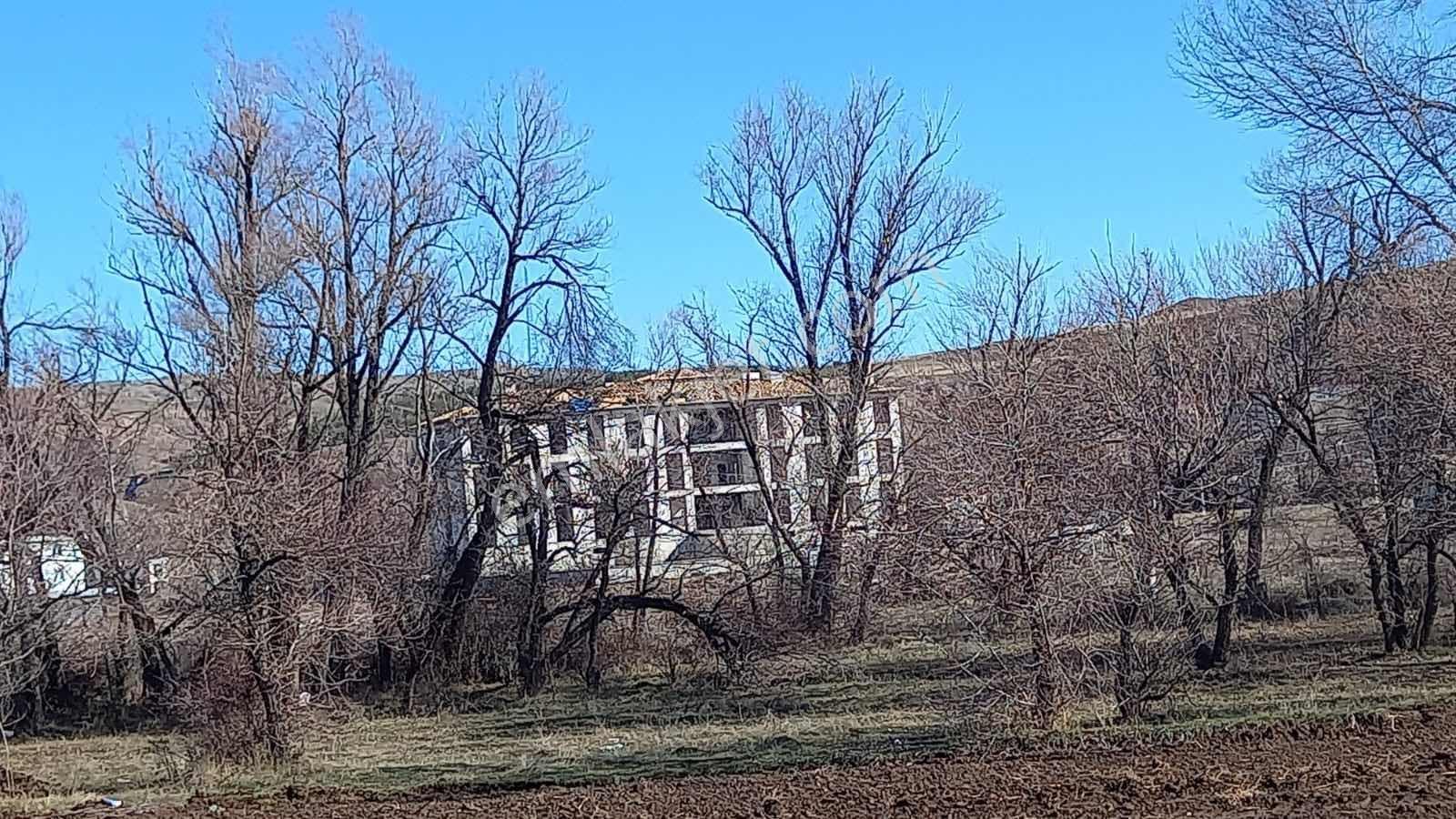 Karahan Emlak'tan Zara Karşıyaka Mah'de 366 M2 3 Kat Imarlı Arsa - Görsel 2