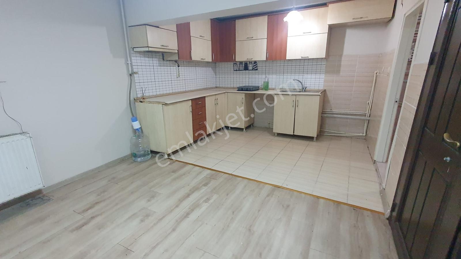İçerenköy Muhtarlık Çivarı Uygun Fiyat Keyifli Bahçe Katı - Görsel 12
