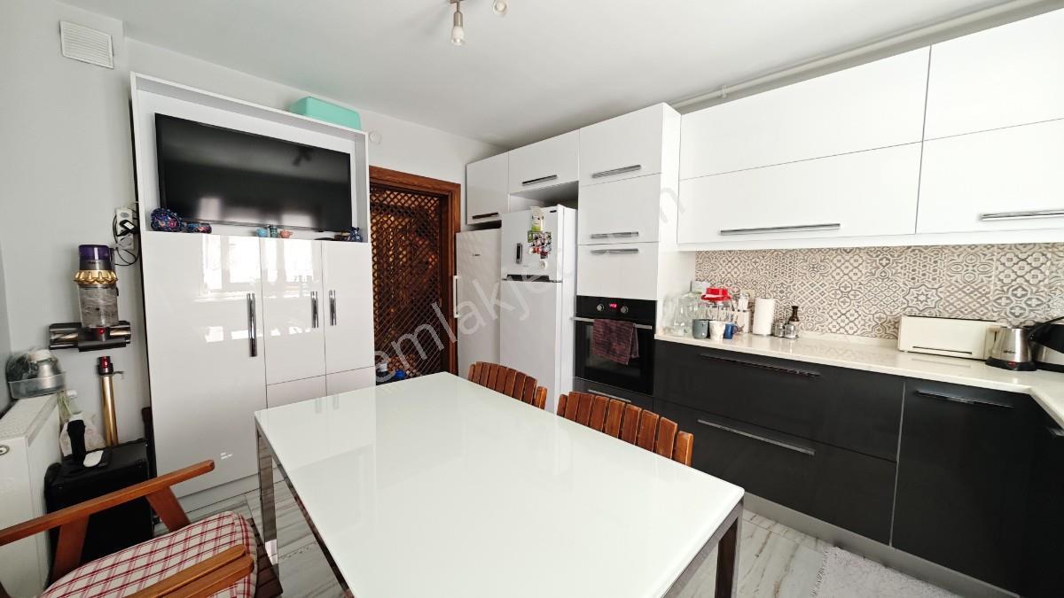 Gayrettepe Pazar Sokak Metro Yanı 4 + 1 Kat - Görsel 16