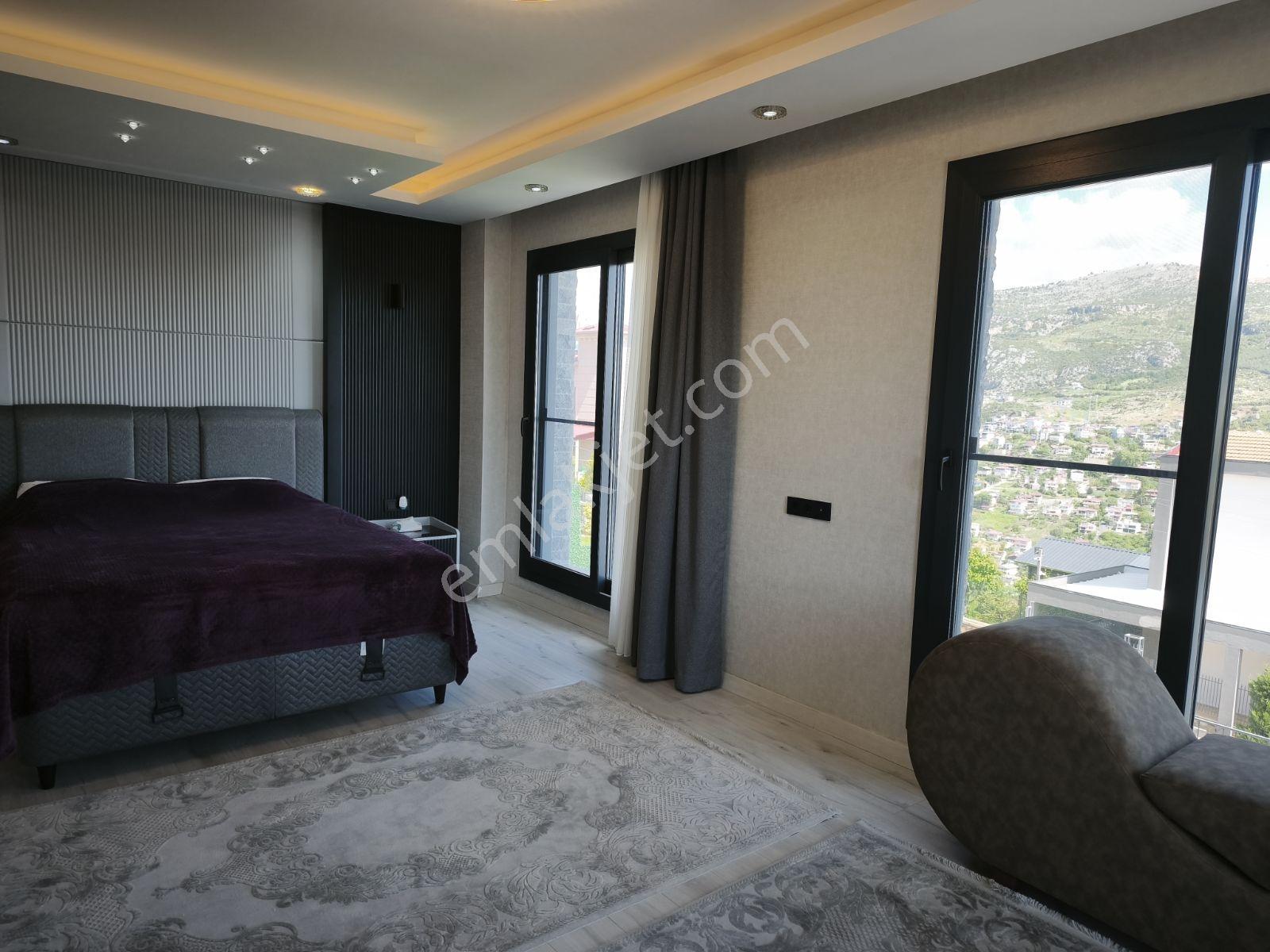 Soğucak'da Manzaralı Özel Yapım Villa - Görsel 33