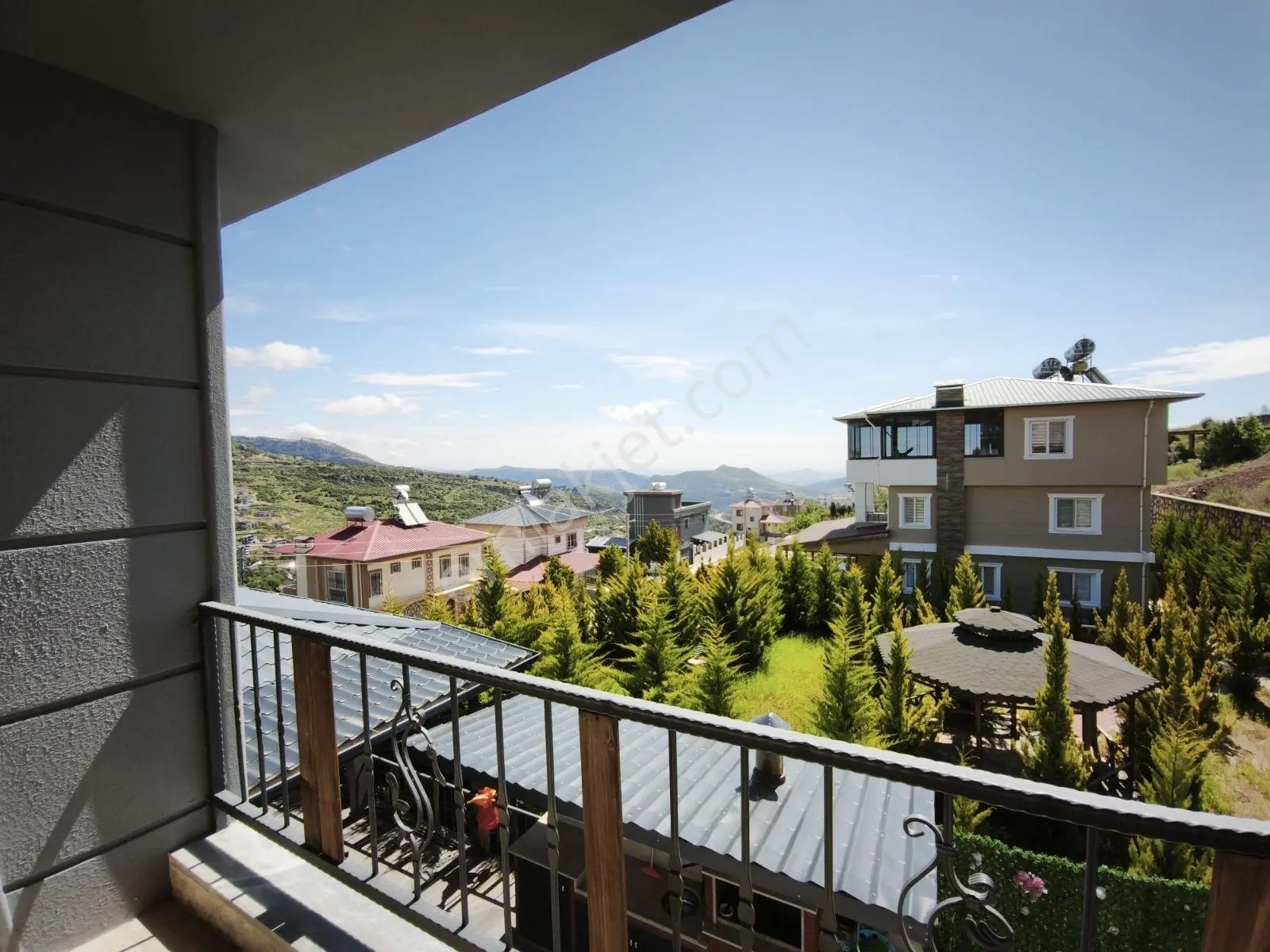 Soğucak'da Manzaralı Özel Yapım Villa - Görsel 3