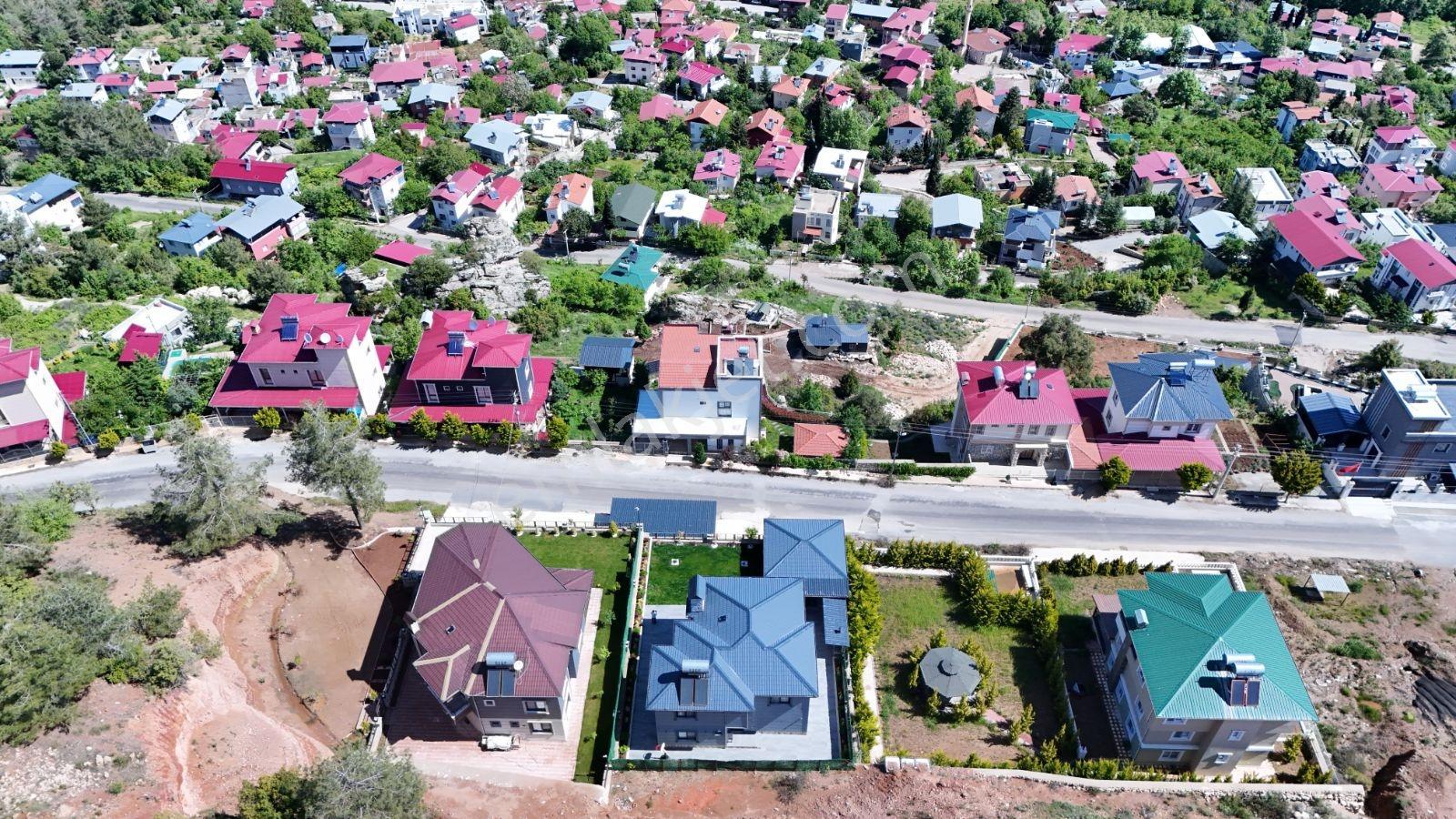 Soğucak'da Manzaralı Özel Yapım Villa - Görsel 24