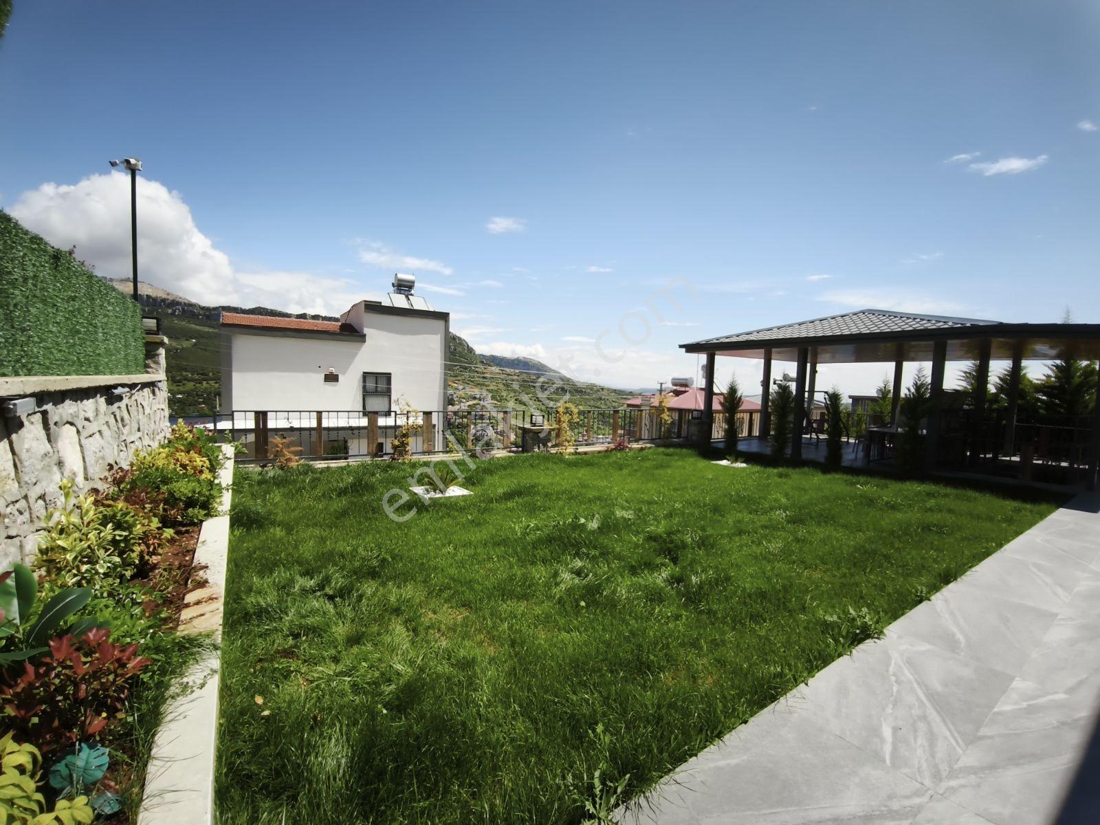 Soğucak'da Manzaralı Özel Yapım Villa - Görsel 16