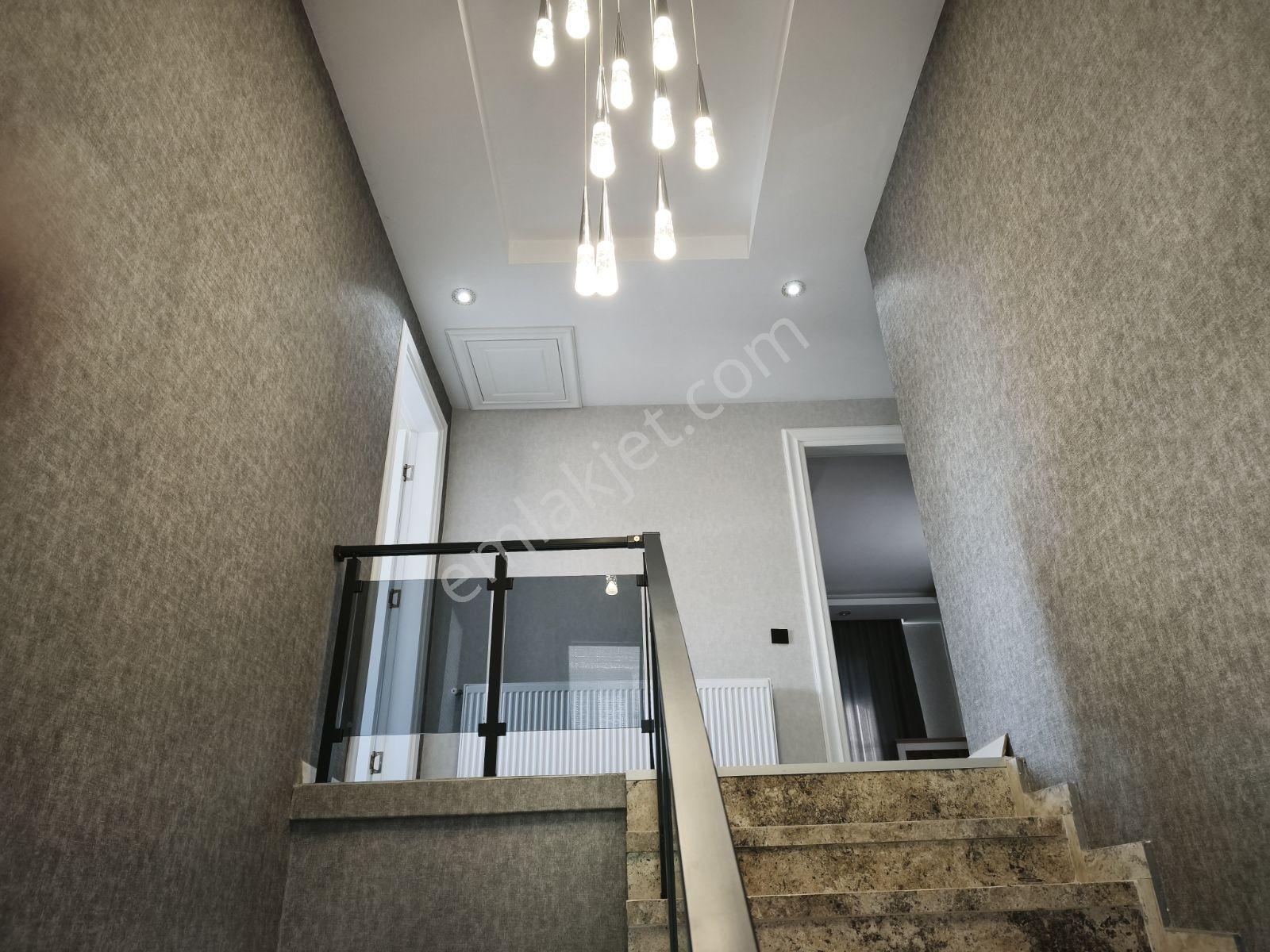 Soğucak'da Manzaralı Özel Yapım Villa - Görsel 14