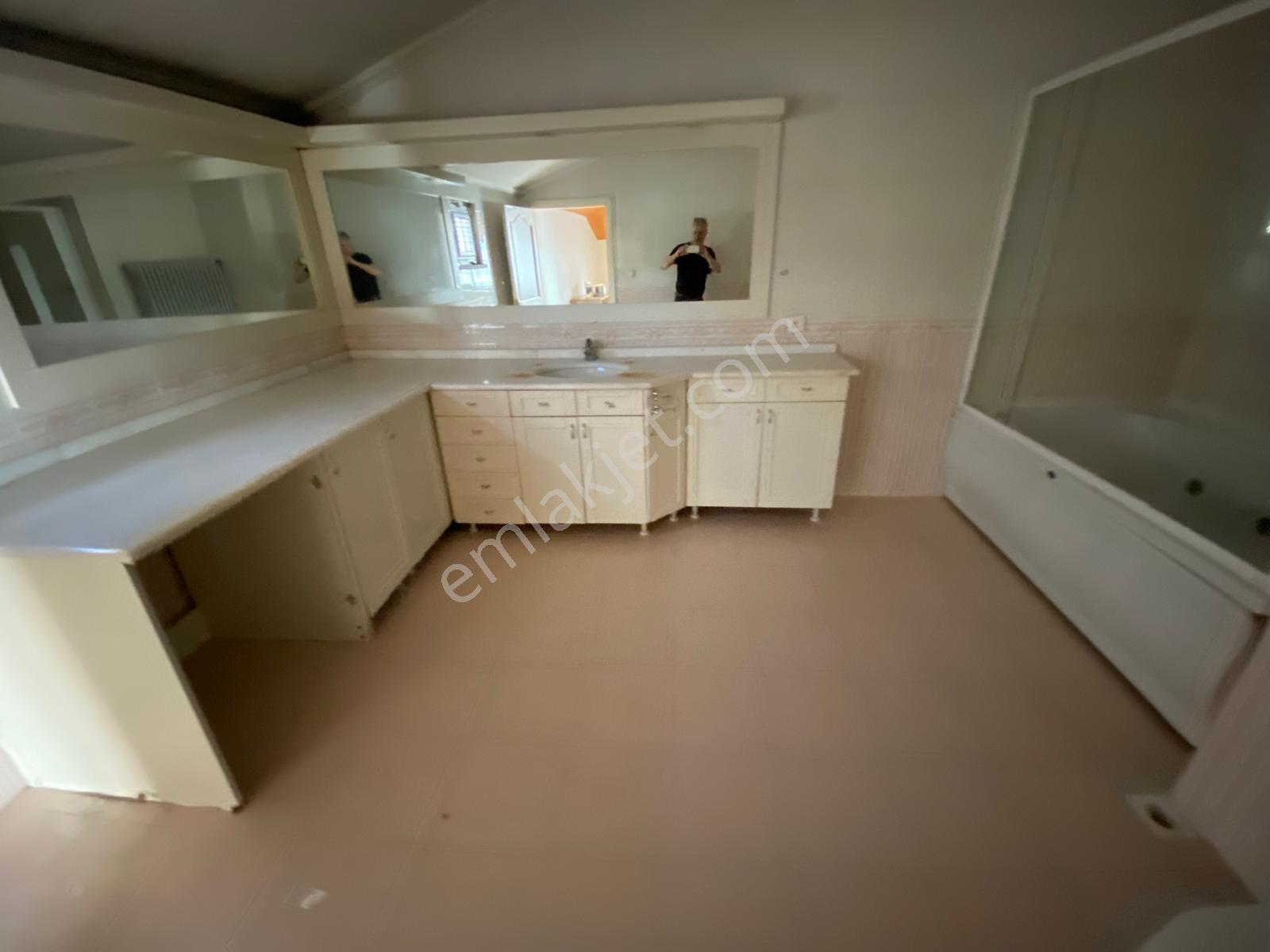 Denizköşkler’de 5+2 Deniz Manzaralı 280m2 Kiralık Asansörlü Bakımlı Dublex Daire - Görsel 30