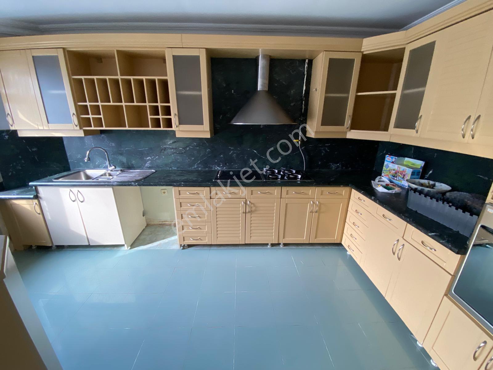 Denizköşkler’de 5+2 Deniz Manzaralı 280m2 Kiralık Asansörlü Bakımlı Dublex Daire - Görsel 11