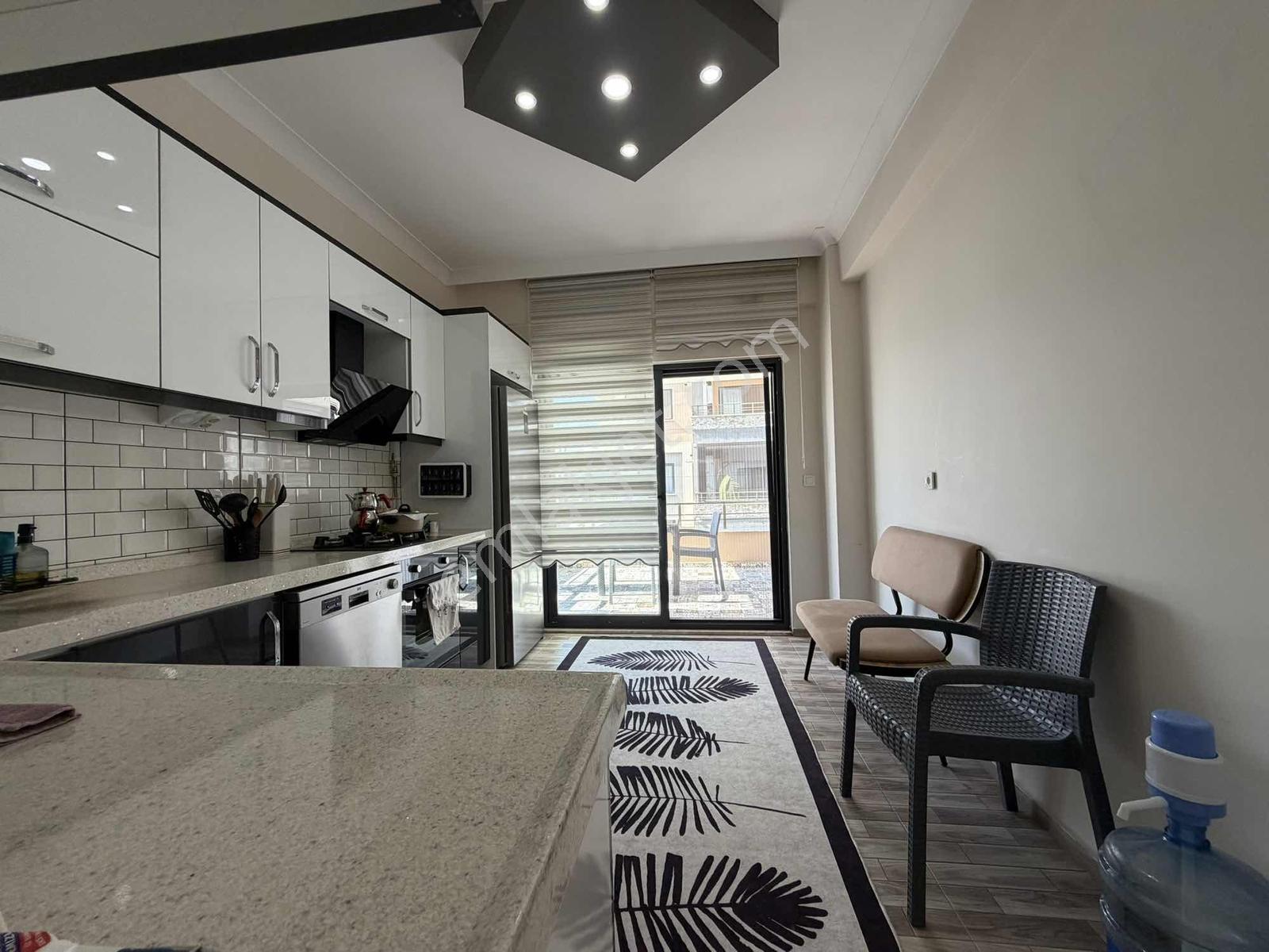 Onmax Bahçelievler'de Satılık 2+1 120m2 Ara Kat Doğalgazlı Daire - Görsel 4