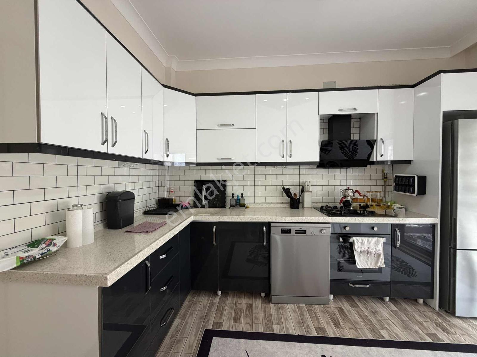 Onmax Bahçelievler'de Satılık 2+1 120m2 Ara Kat Doğalgazlı Daire - Görsel 5