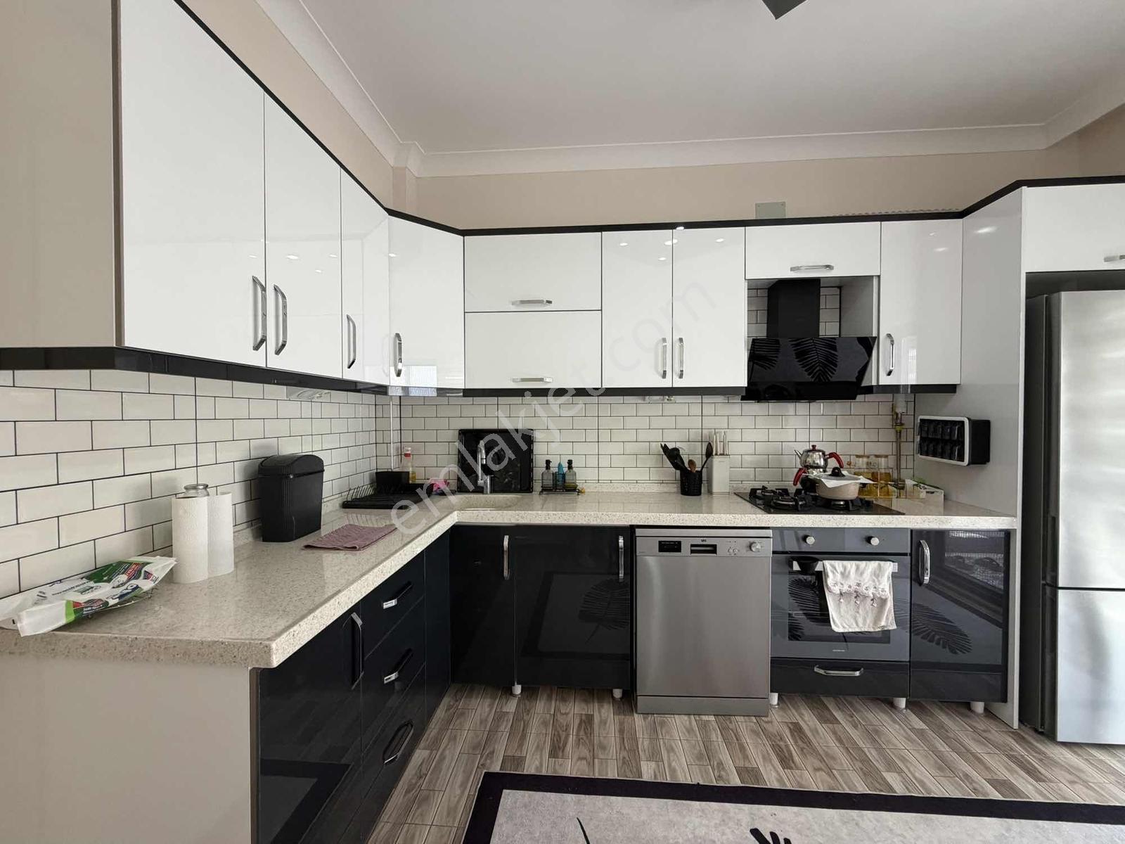 Onmax Bahçelievler'de Satılık 2+1 120m2 Ara Kat Doğalgazlı Daire - Görsel 6