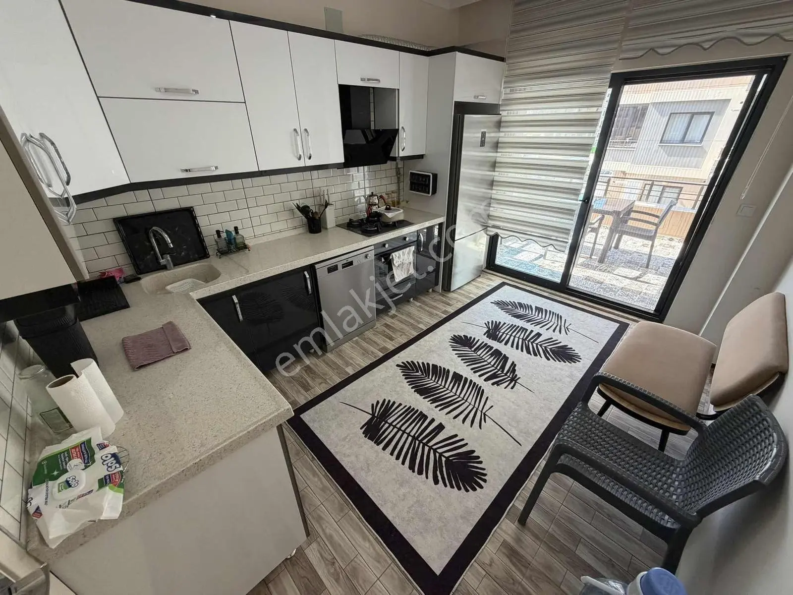 Onmax Bahçelievler'de Satılık 2+1 120m2 Ara Kat Doğalgazlı Daire - Görsel 2