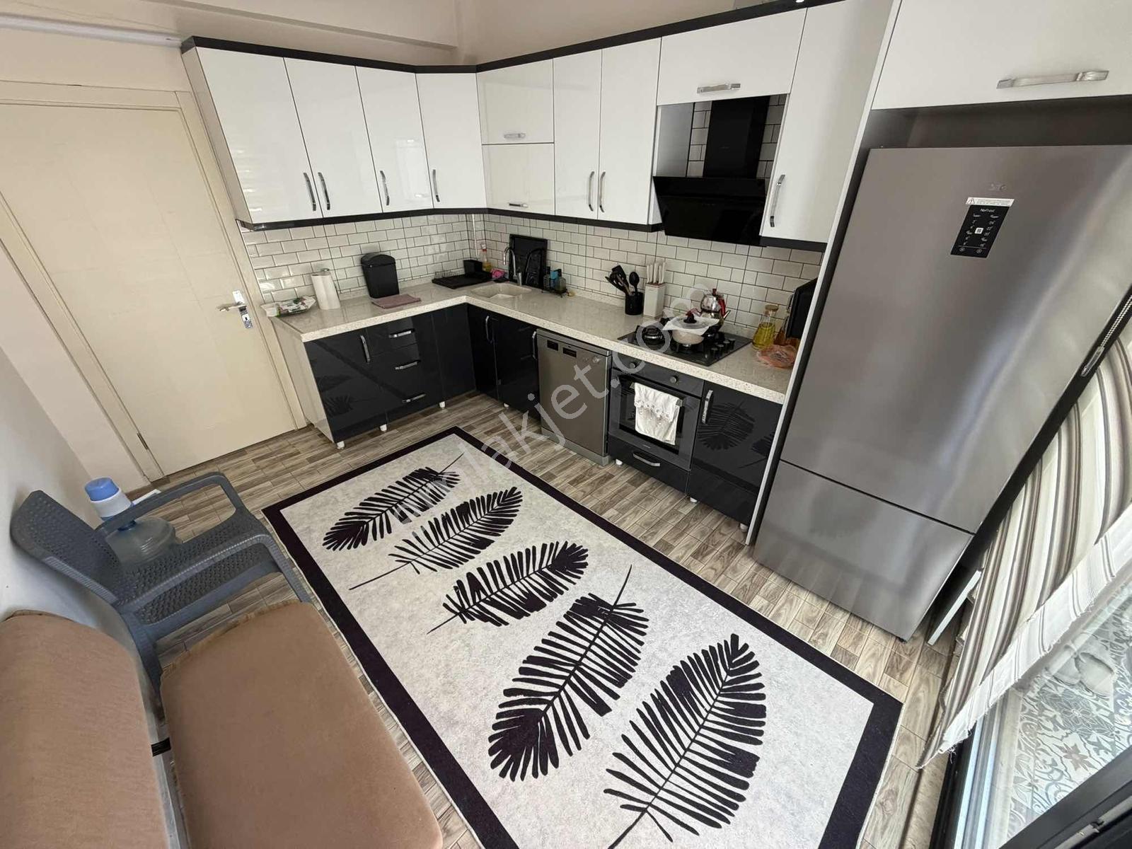 Onmax Bahçelievler'de Satılık 2+1 120m2 Ara Kat Doğalgazlı Daire - Görsel 12