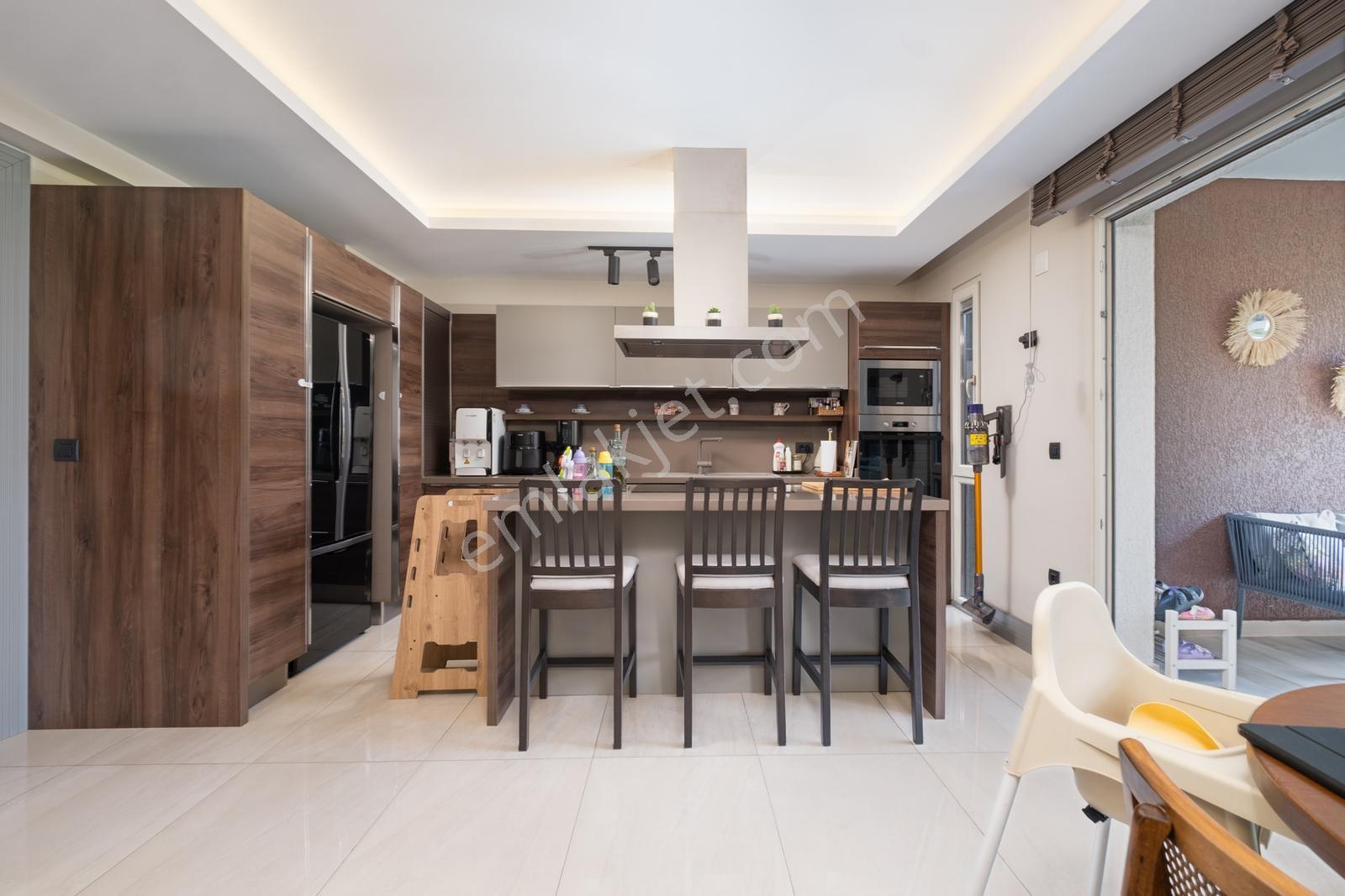 Remax Advantage Arzu Aksaray Balat Incıde Bahçe Kullanımlı 3+1 - Görsel 9
