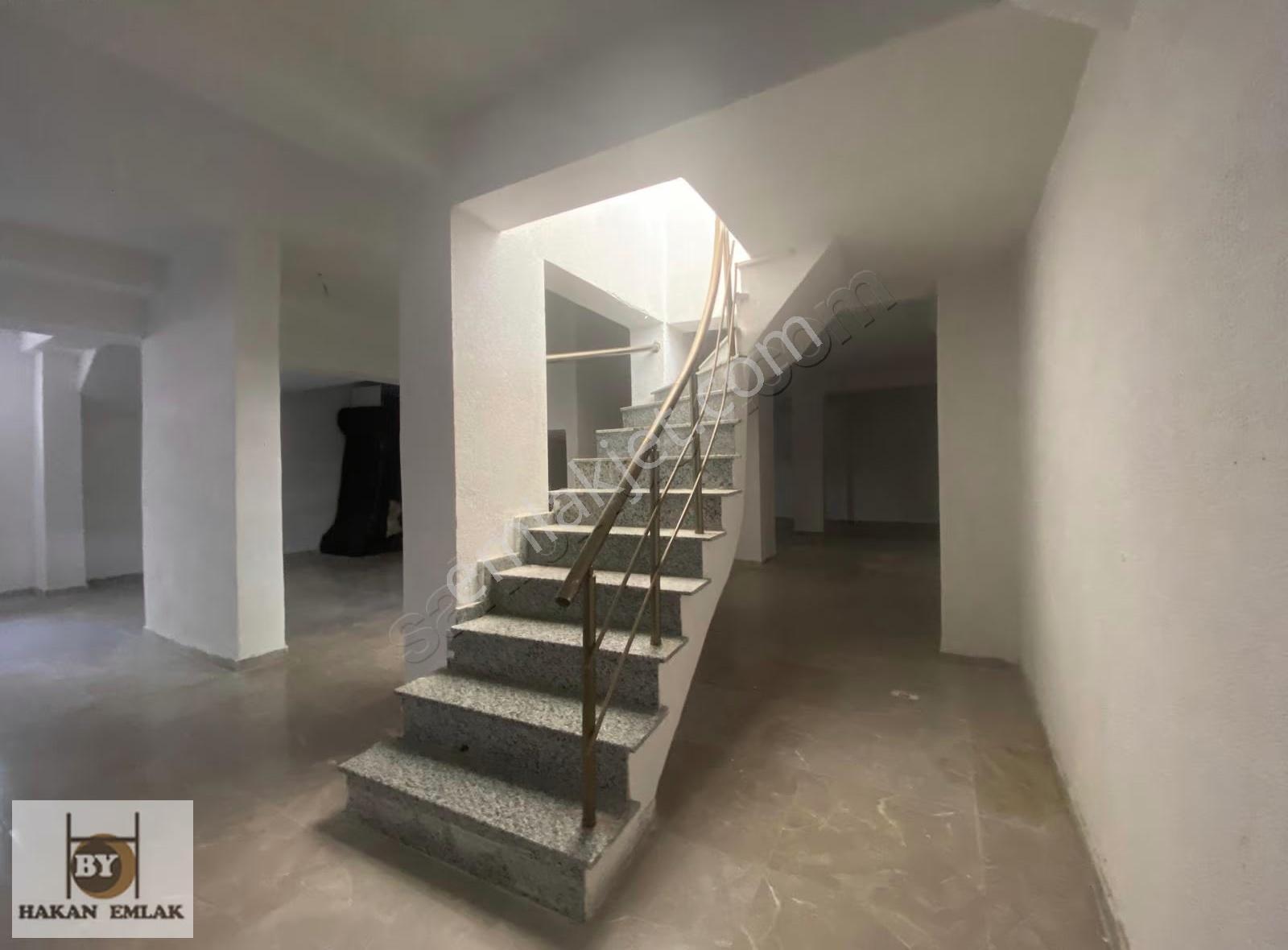 Güngören Haznedar'da Cadde Üstü Kiralık Depo 190m² - Görsel 8