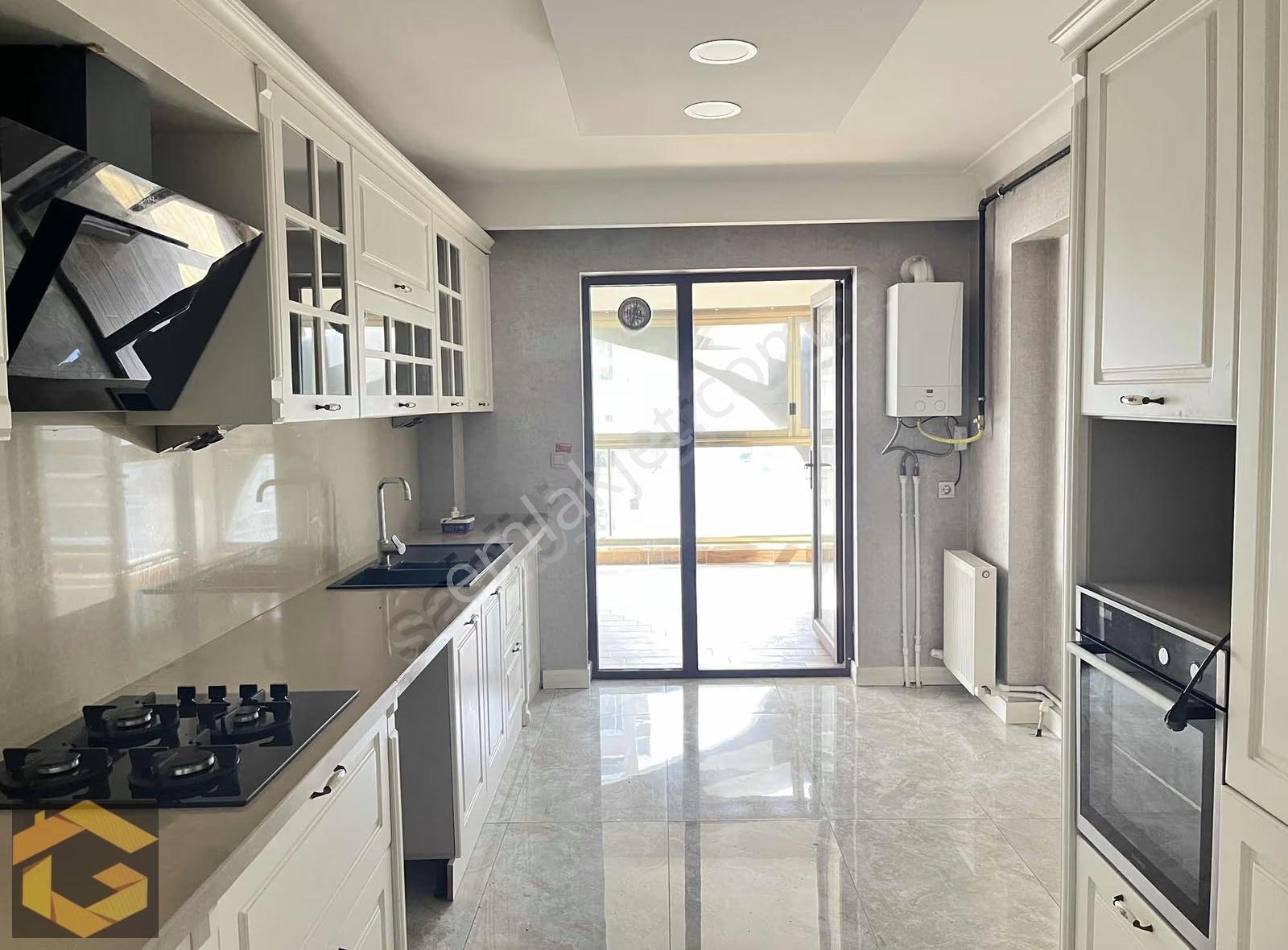 Güneşevler'de 185m 4+1 Kiralık Lüks Site Dairesi - Görsel 31