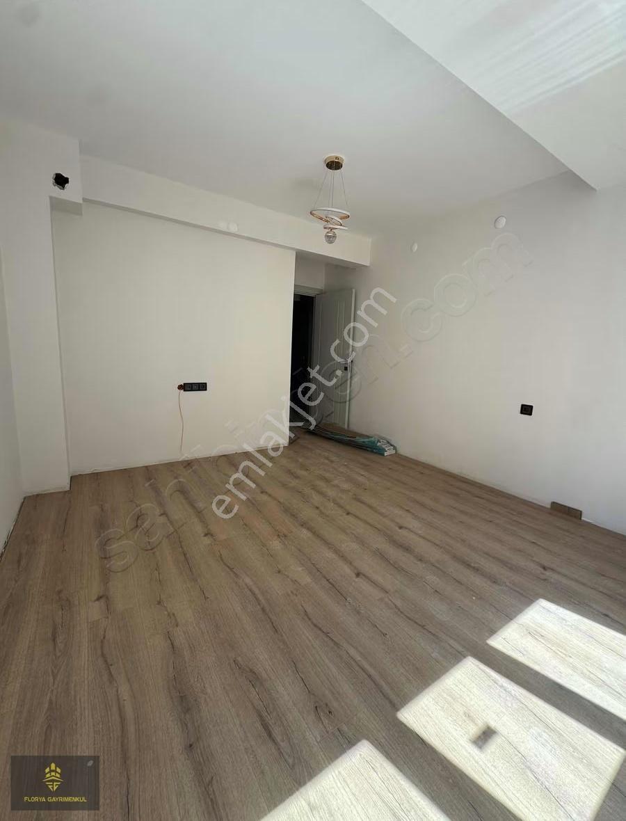 Merkezi Konumda Site İçerisinde Yerden Isıtlamalı Sıfır 2+0 - Görsel 18