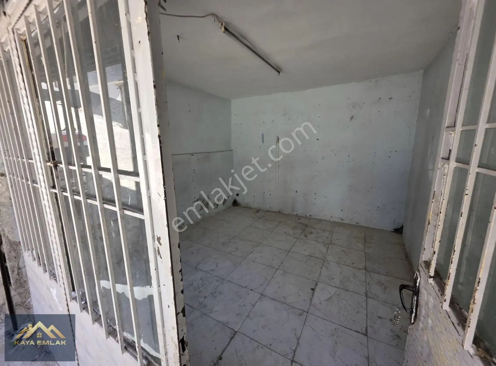 İstiklal'de 2 Katlı Köşe Başı Müstakil Ev - Görsel 14