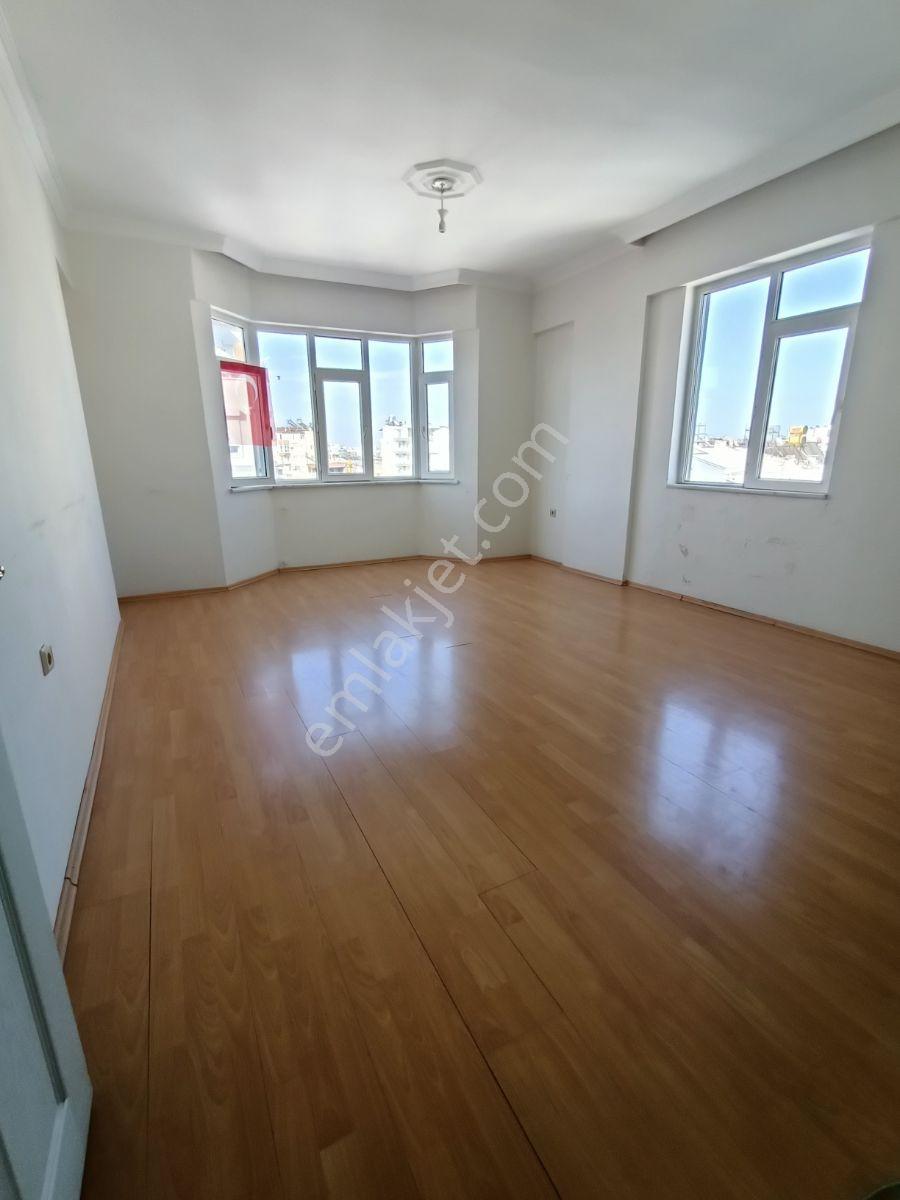 Antalya Konyaaltı Altınkum Merkezi Katta Kiralık 3+1 Daire - Görsel 25