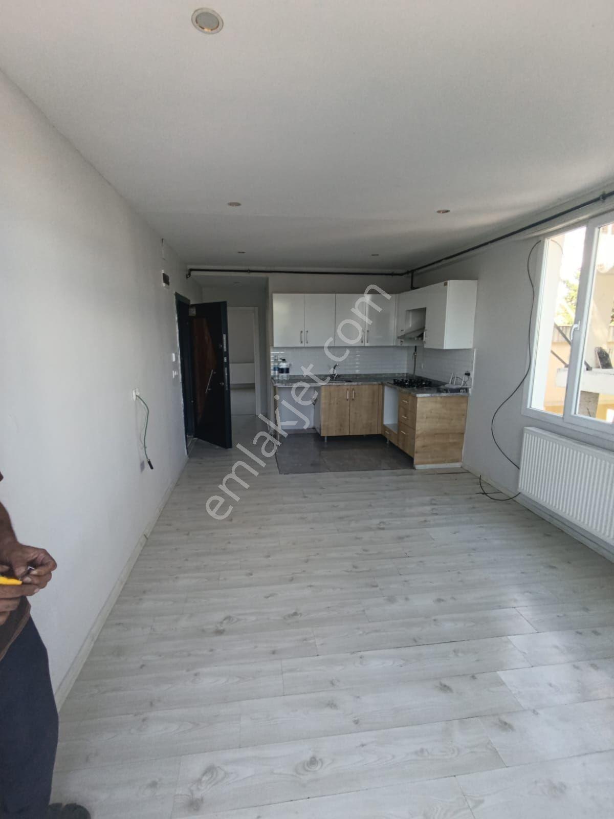 Kiralık 1+1 Öğretmen Evi Yanında Daire - Görsel 2