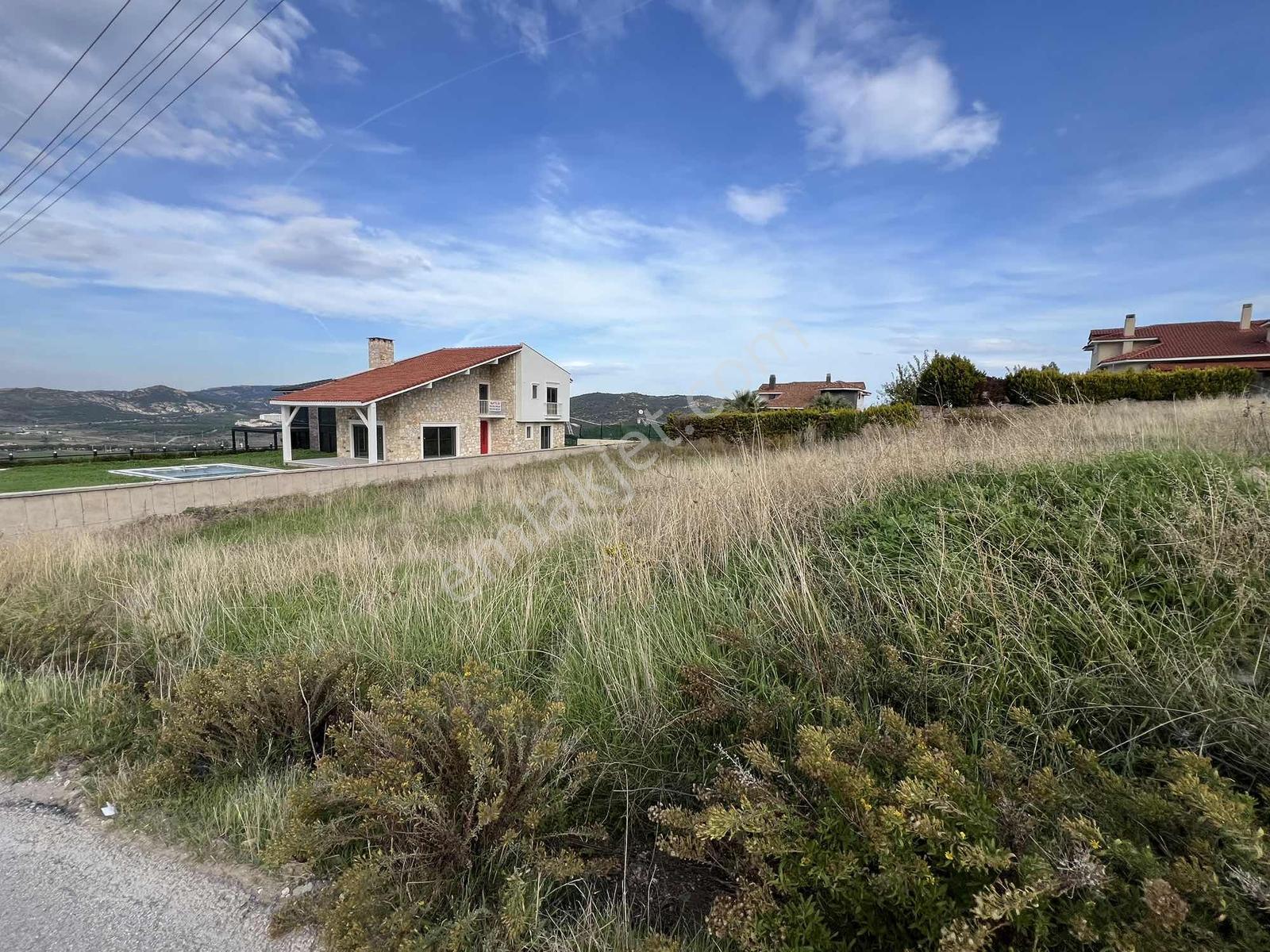 Eskifoça, Foçaköy Villalar Bölgesinde Satılık Villa Parseli - Görsel 2