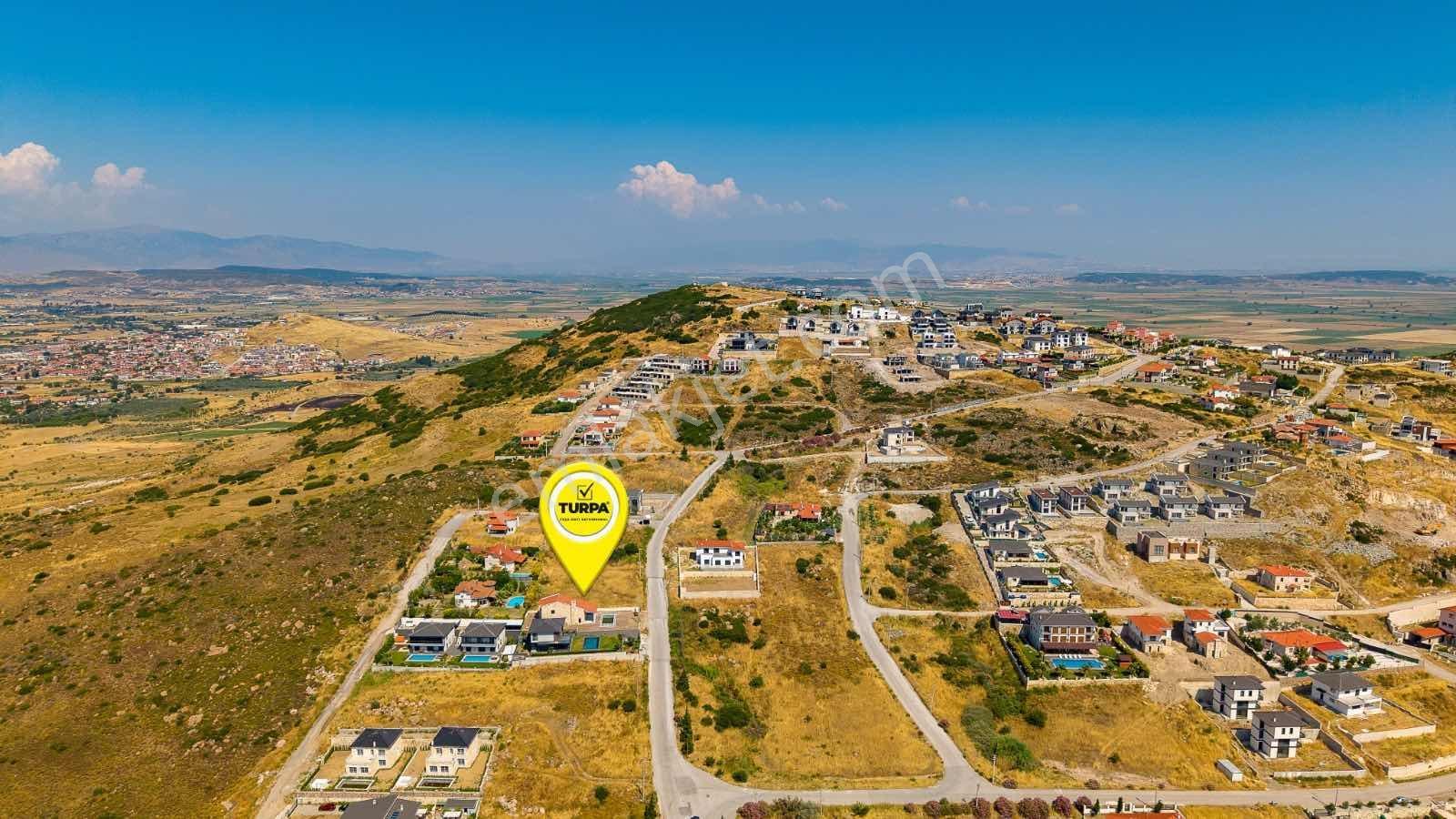 Eskifoça, Foçaköy Villalar Bölgesinde Satılık Villa Parseli