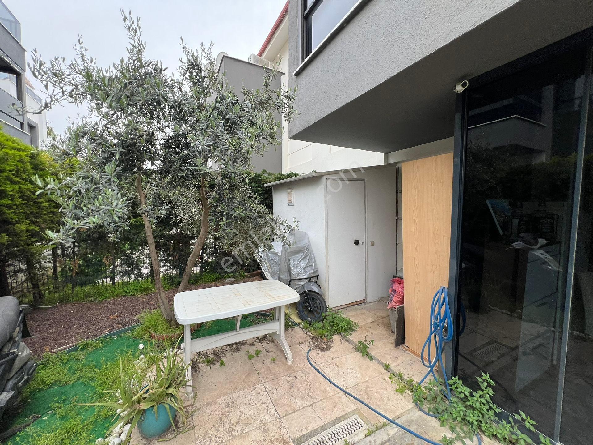 Kuşadası'nda Özel Havuzlu Müstakil 4+1 Villa - Görsel 6