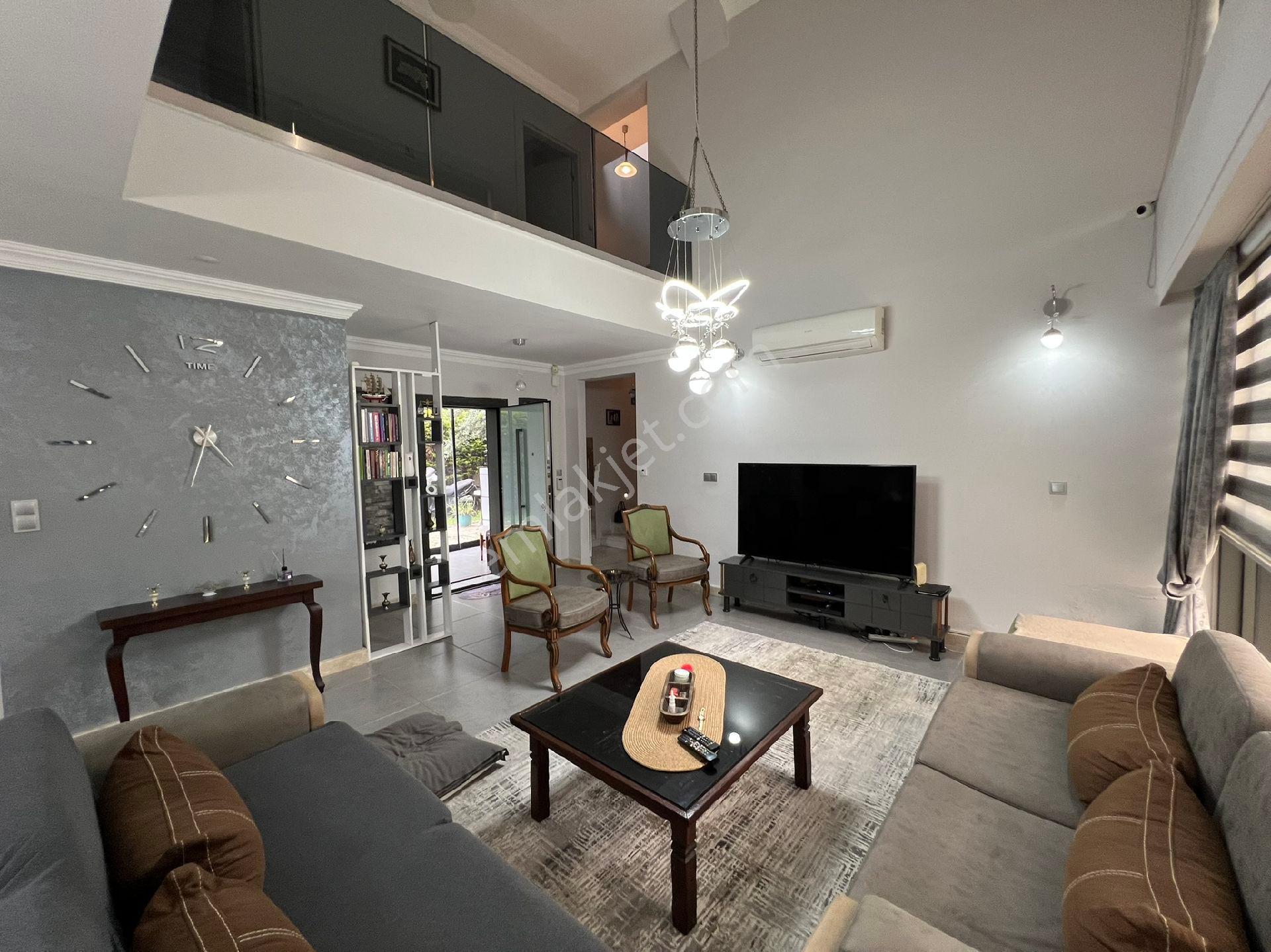 Kuşadası'nda Özel Havuzlu Müstakil 4+1 Villa - Görsel 9