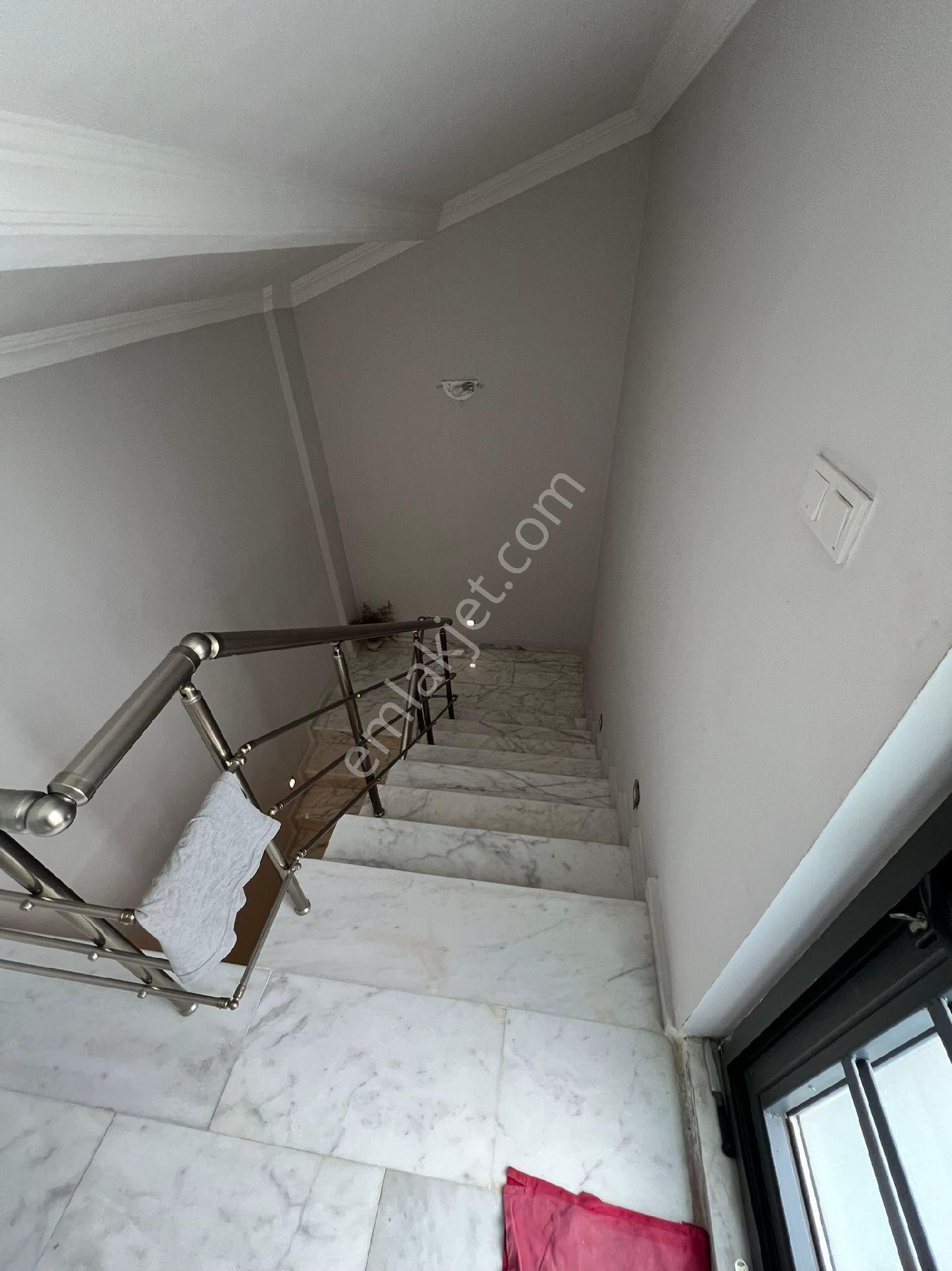 Kuşadası'nda Özel Havuzlu Müstakil 4+1 Villa - Görsel 36