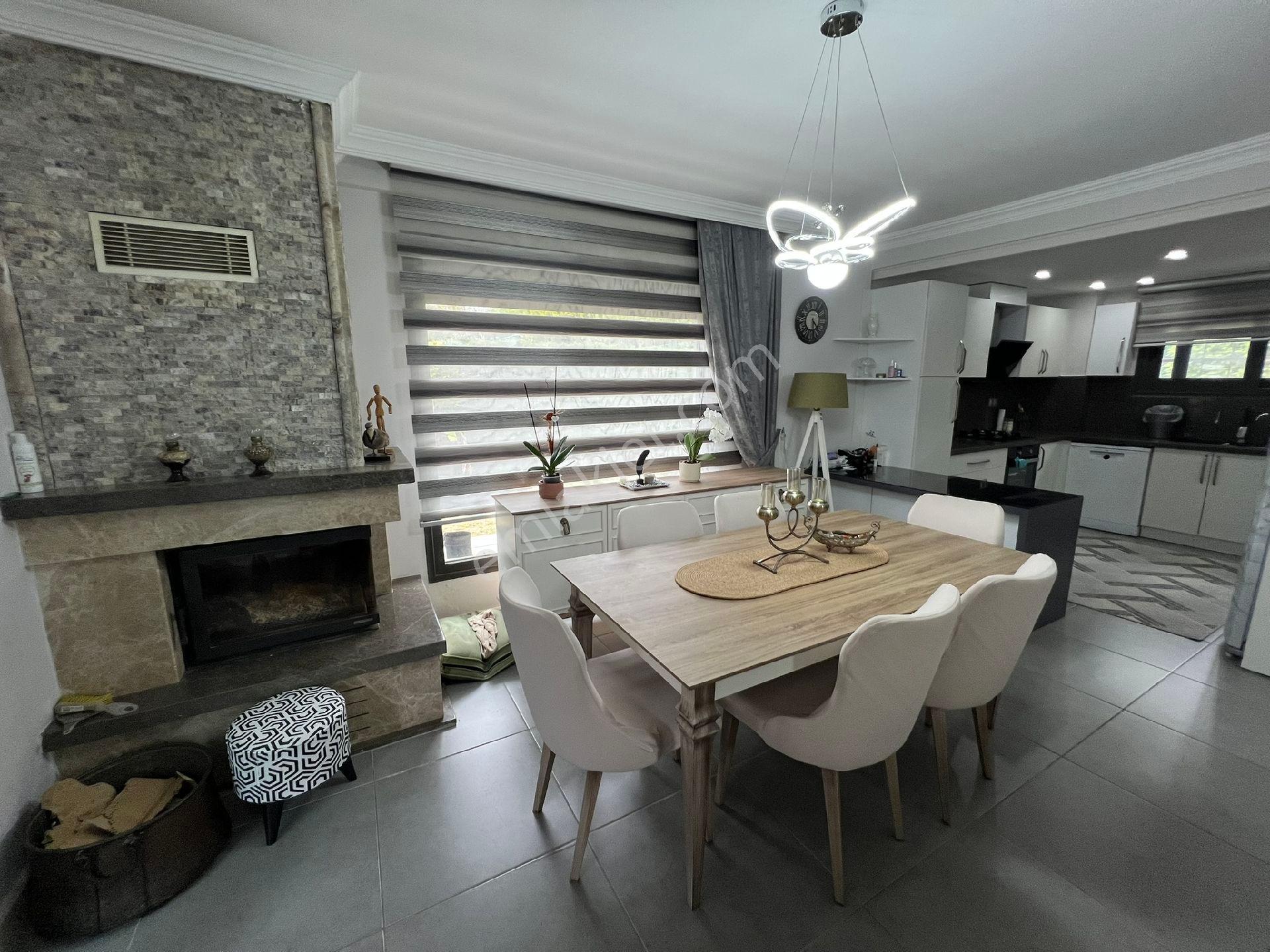 Kuşadası'nda Özel Havuzlu Müstakil 4+1 Villa - Görsel 8