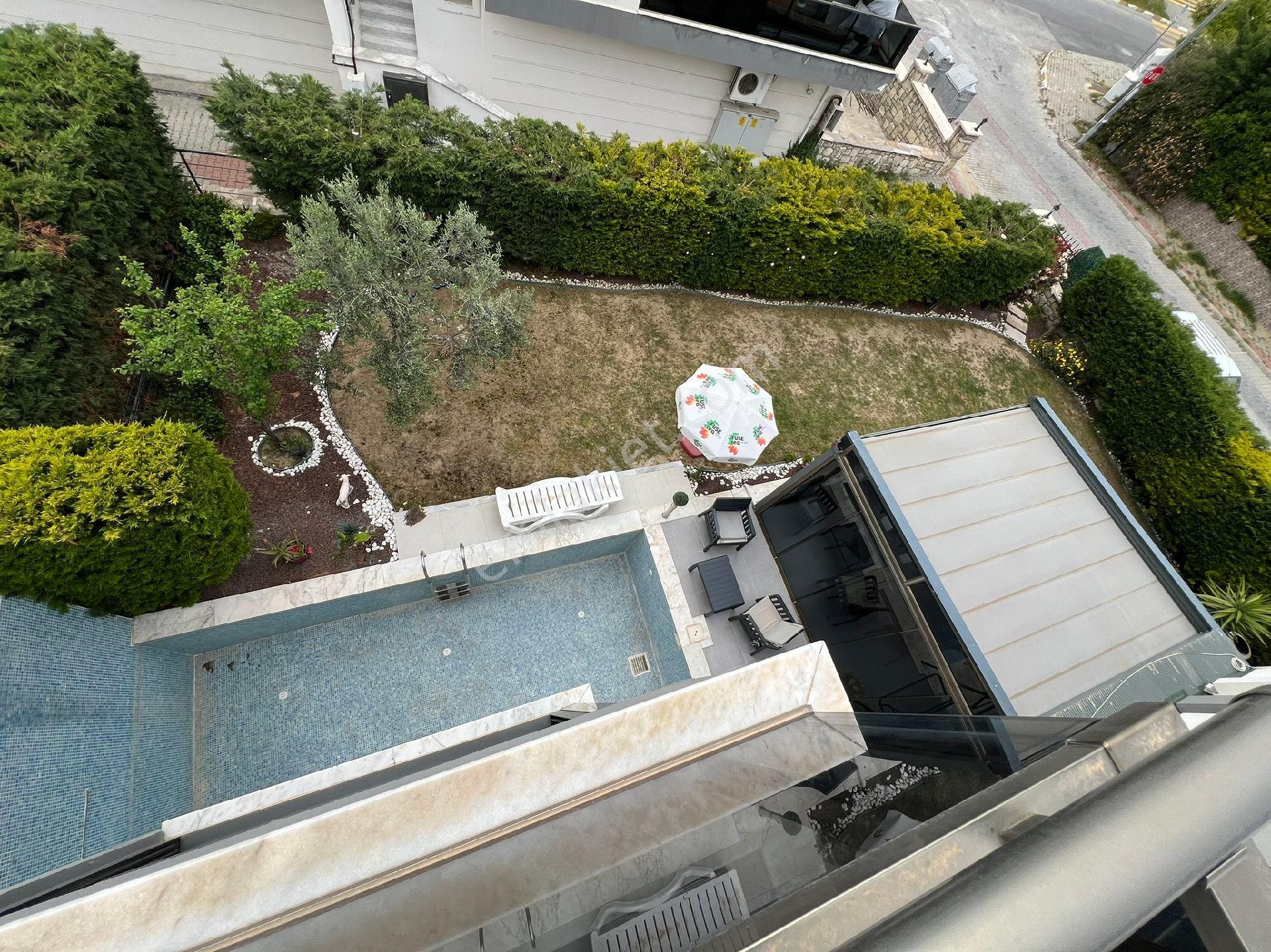 Kuşadası'nda Özel Havuzlu Müstakil 4+1 Villa - Görsel 39