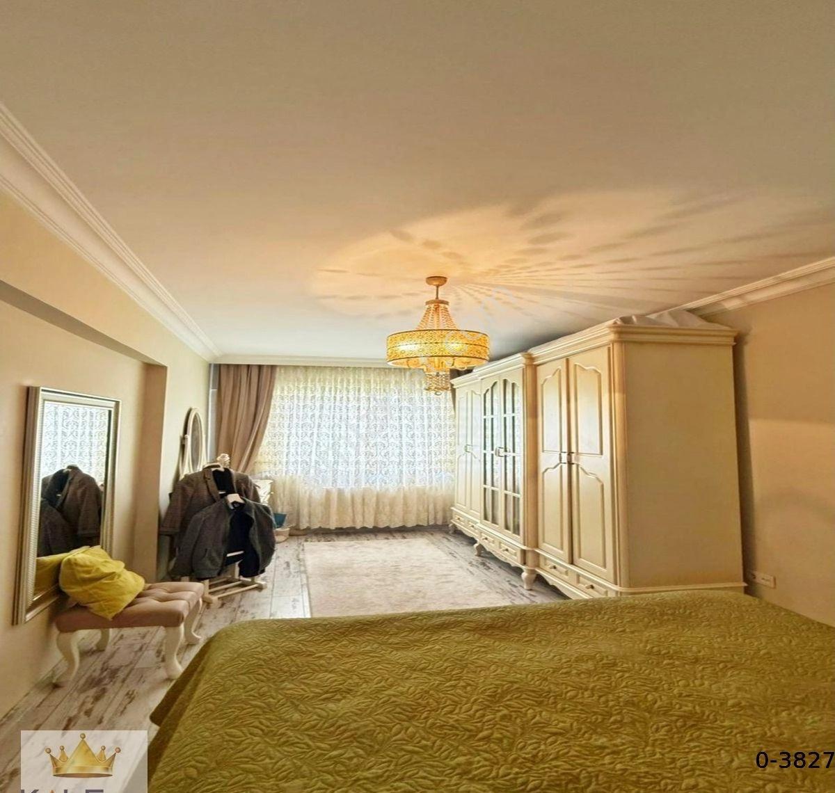 Metrobüsün Dibinde Aile Apartmanında Satılık Efsane 3+1 Arakat Fırsat Daire - Görsel 12
