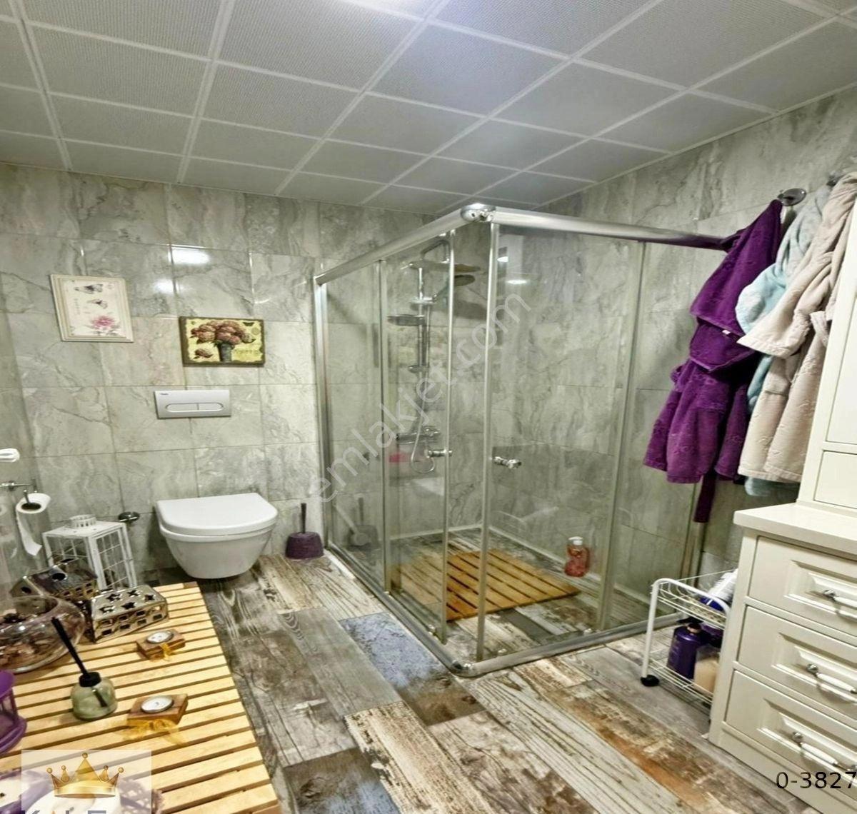 Metrobüsün Dibinde Aile Apartmanında Satılık Efsane 3+1 Arakat Fırsat Daire - Görsel 32