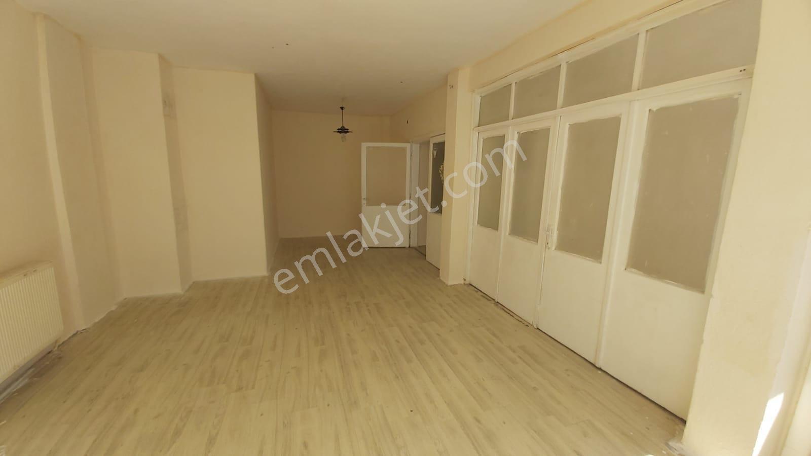 Afyon Marulcu Mahallesinde Satılık 2+1 Daire