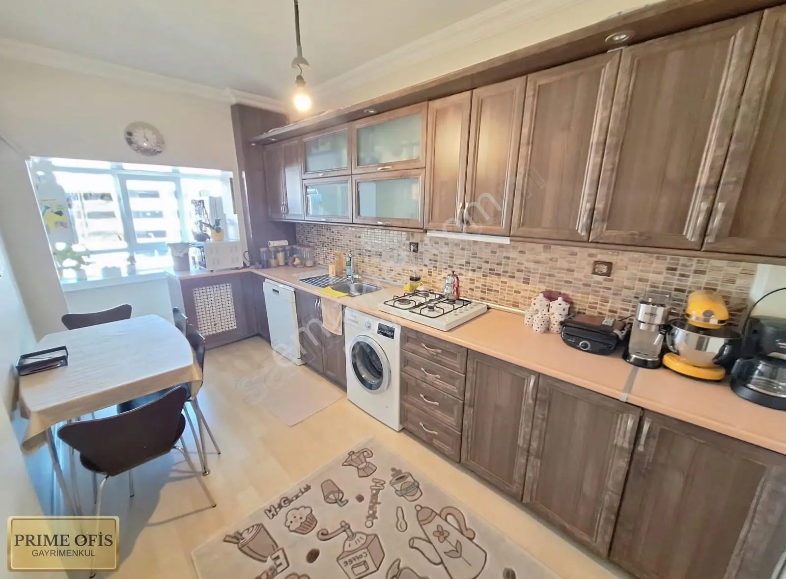Aşağı Eğlence Merkezinde Asansörlü Çok Yapılı Kiralık 3+1