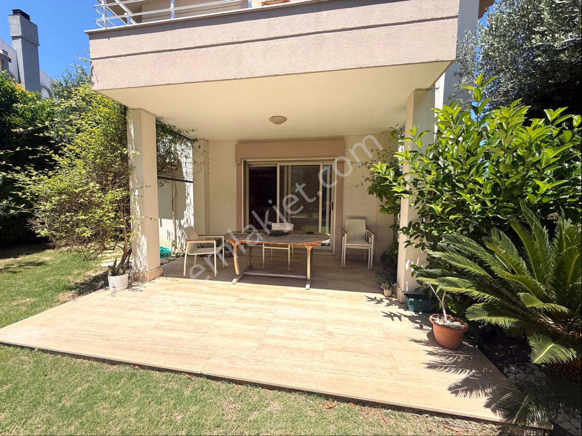 Alaçatı Hacımemiş’de Havuzlu Sitede Geniş Bahçeli 4+1 Dubleks Müstakil Villa - Görsel 35