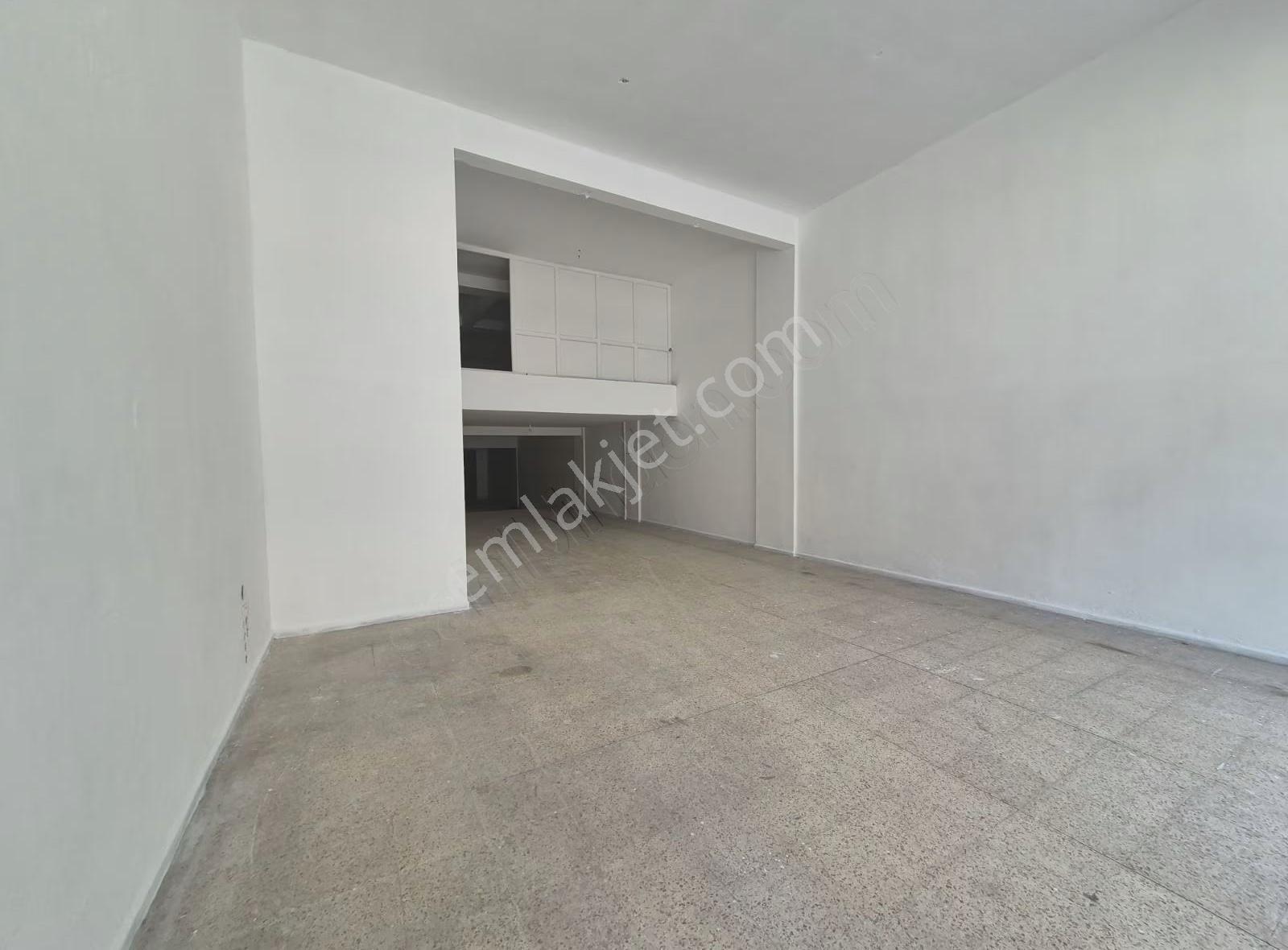 Atatürk Caddesinde Kiralık 400 M2 Batar Katlı Dükkan - Görsel 3