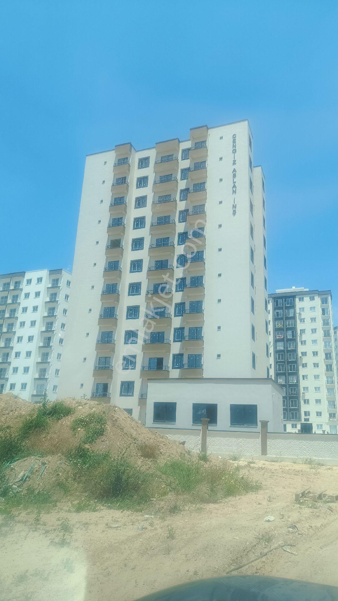 Sarıçam Sofulu Gelincik Caddesinde Cazip 2+1 Açık Mutfak Daire Krediye Uygun
